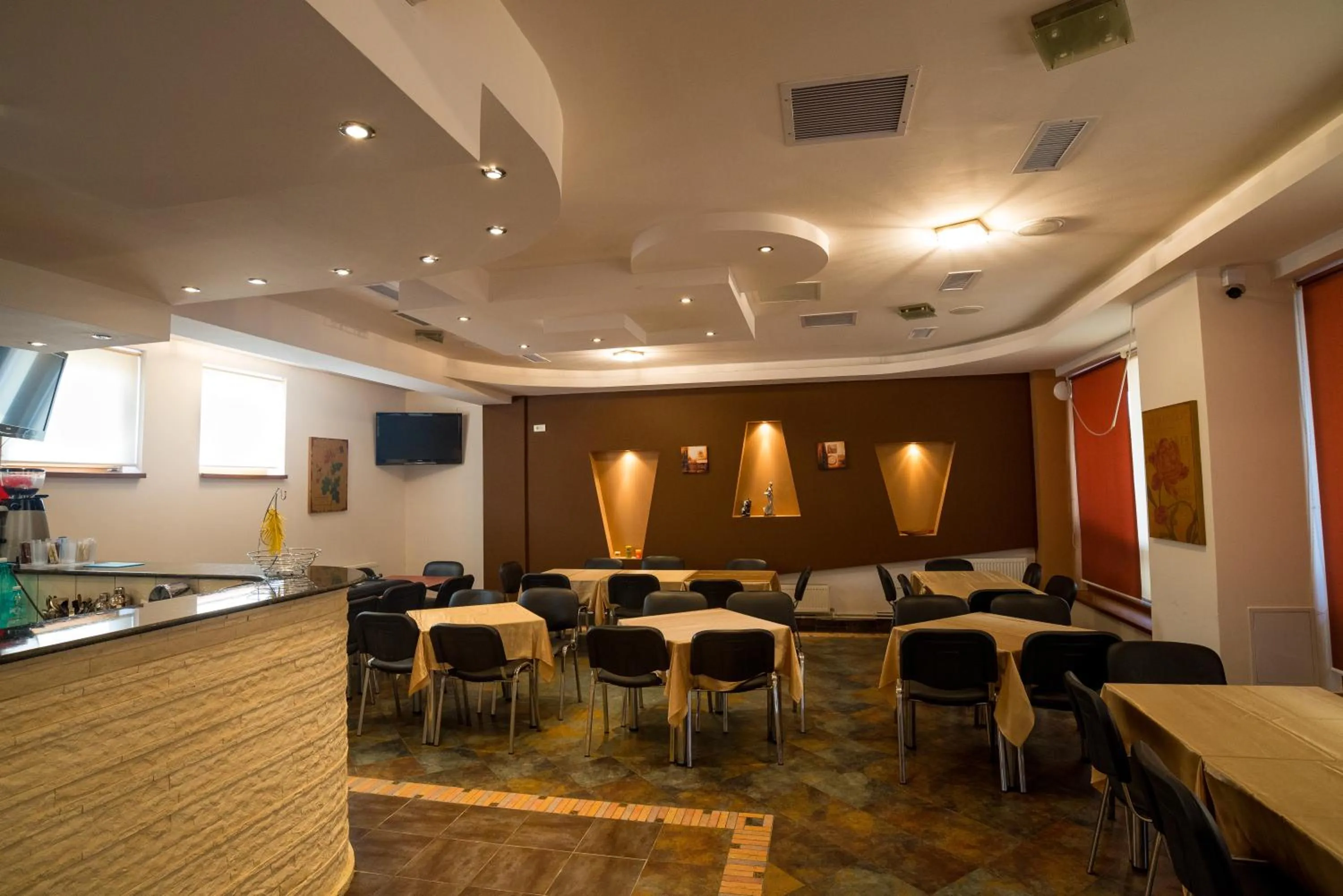 Restaurant/places to eat in Hostel Nova Route