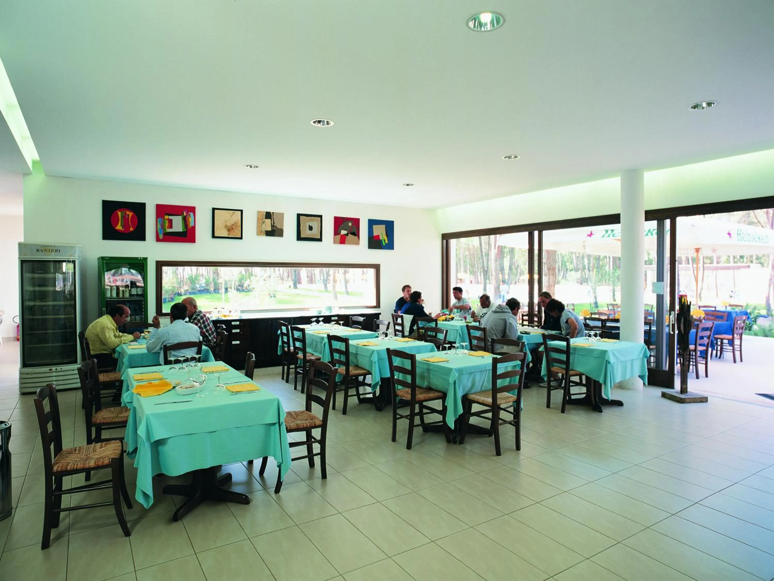 Restaurant/places to eat in Spinnaker