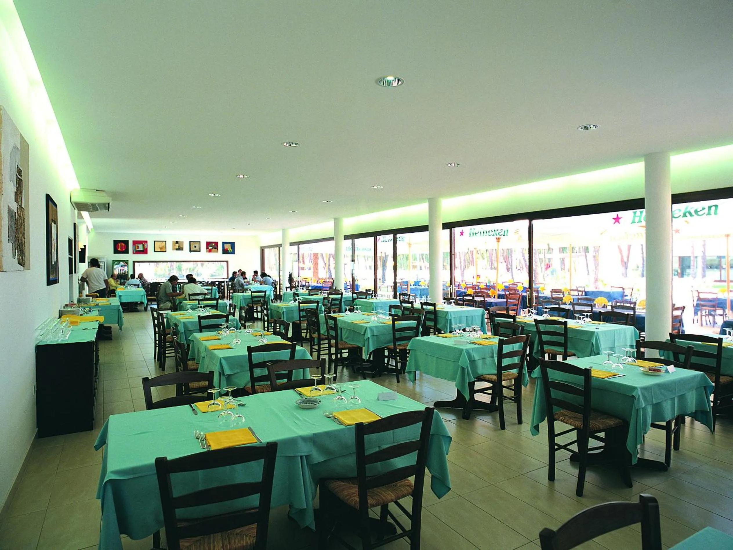 Restaurant/places to eat in Spinnaker