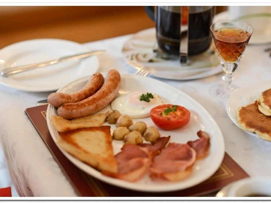Dining area in Brooke Lodge Guesthouse