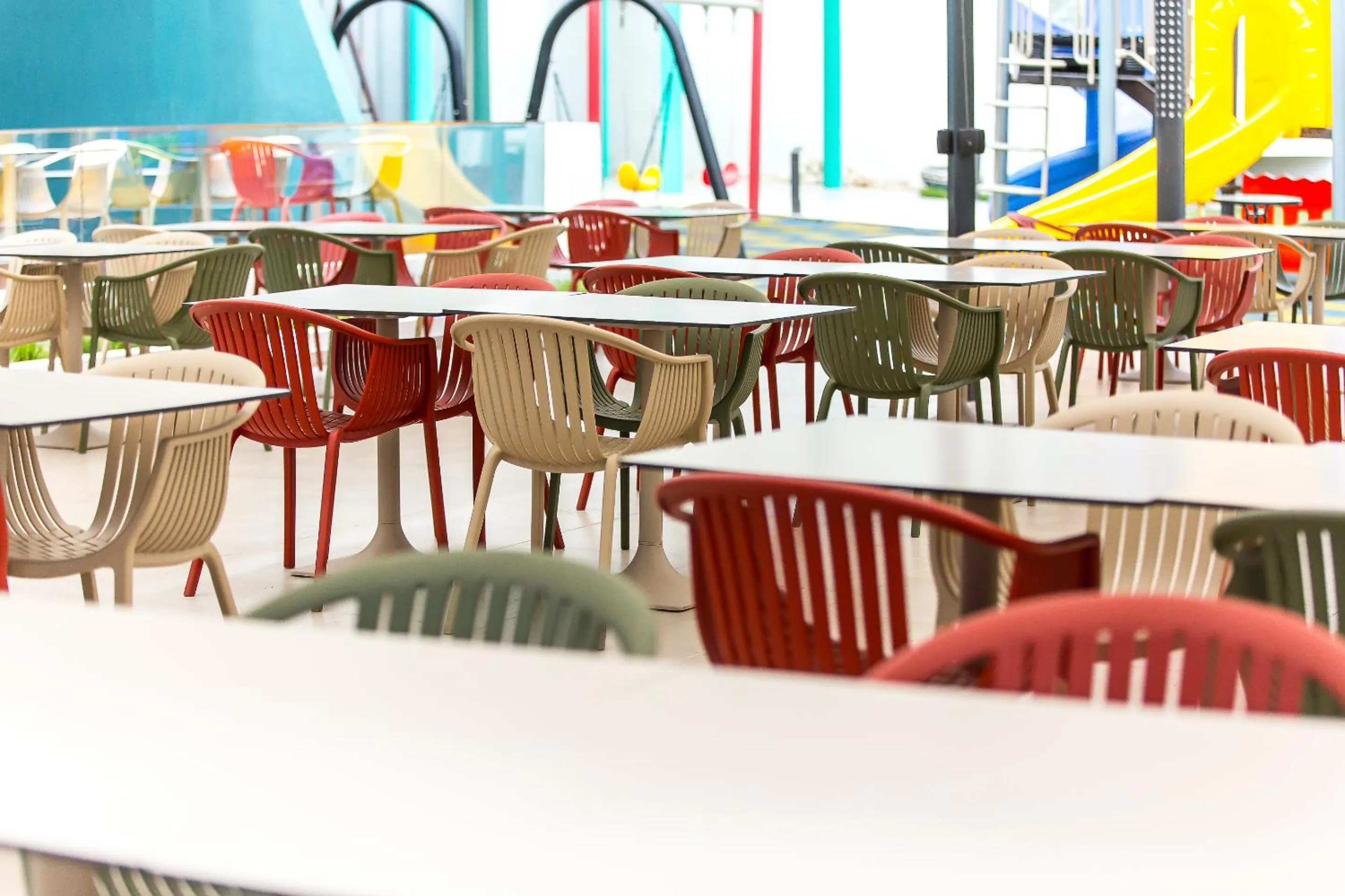 Restaurant/places to eat in Hotel Riviera