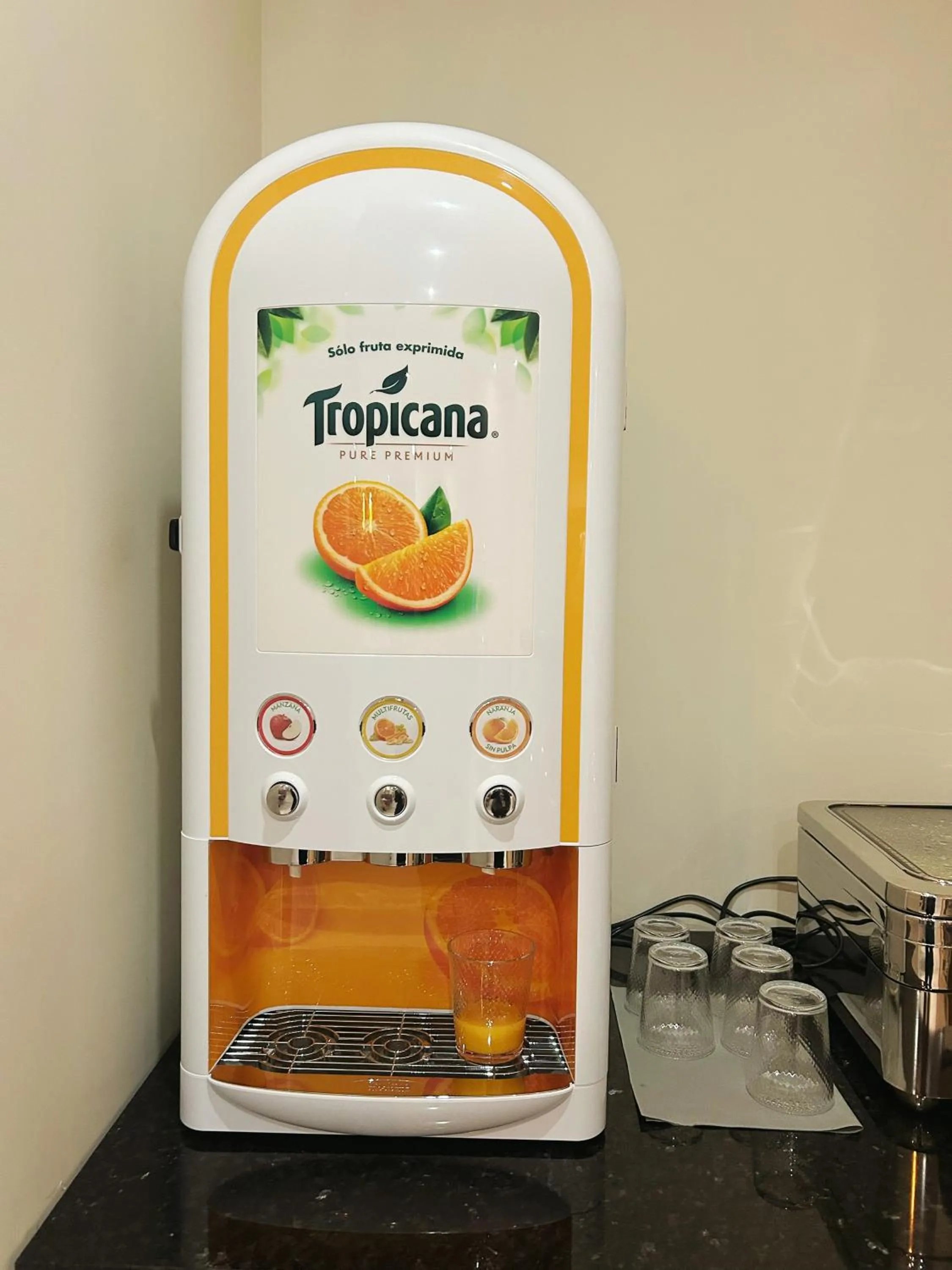 Breakfast in Hôtel Oden Paris Ivry