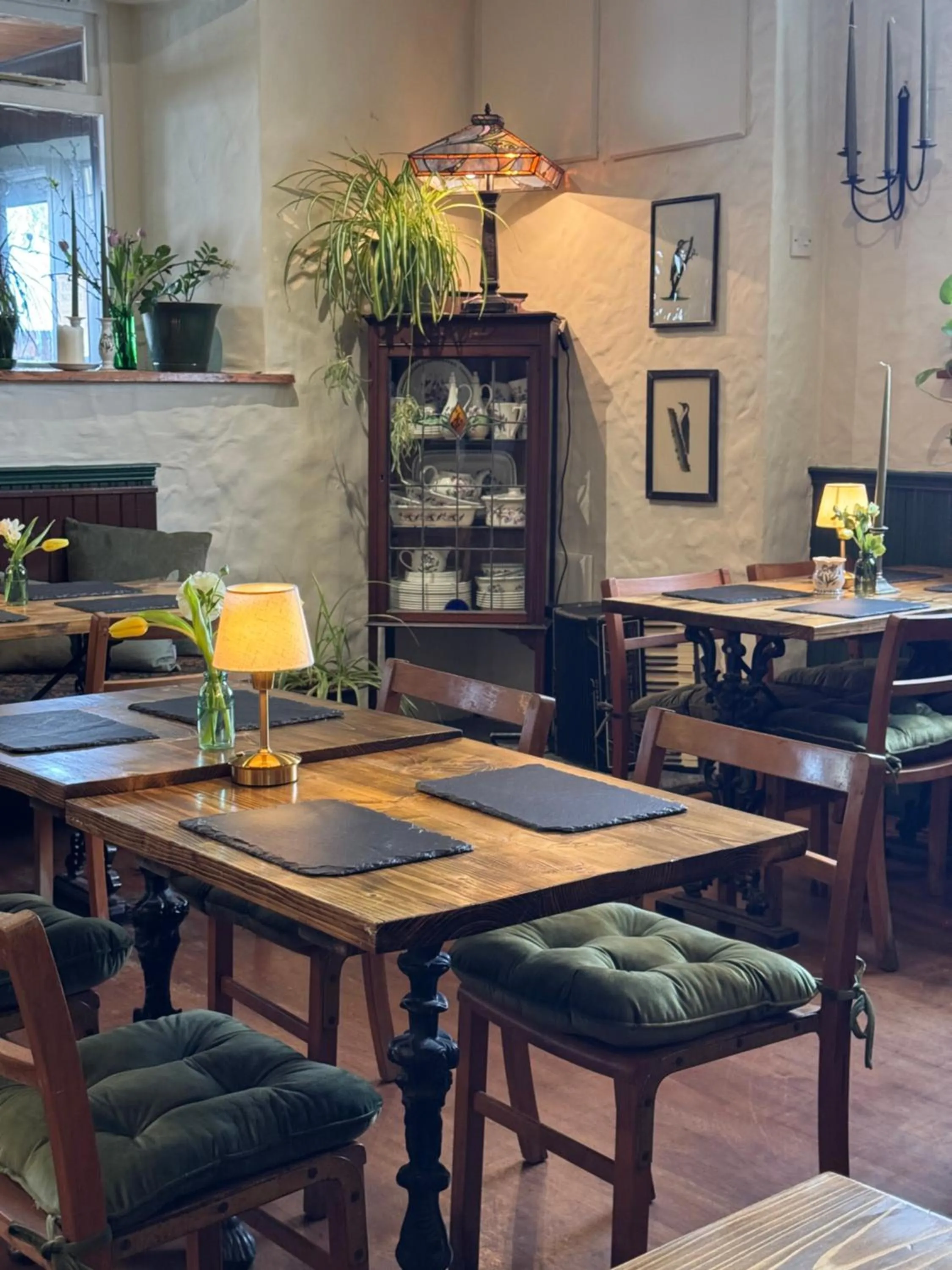 Restaurant/places to eat in The Bellachroy