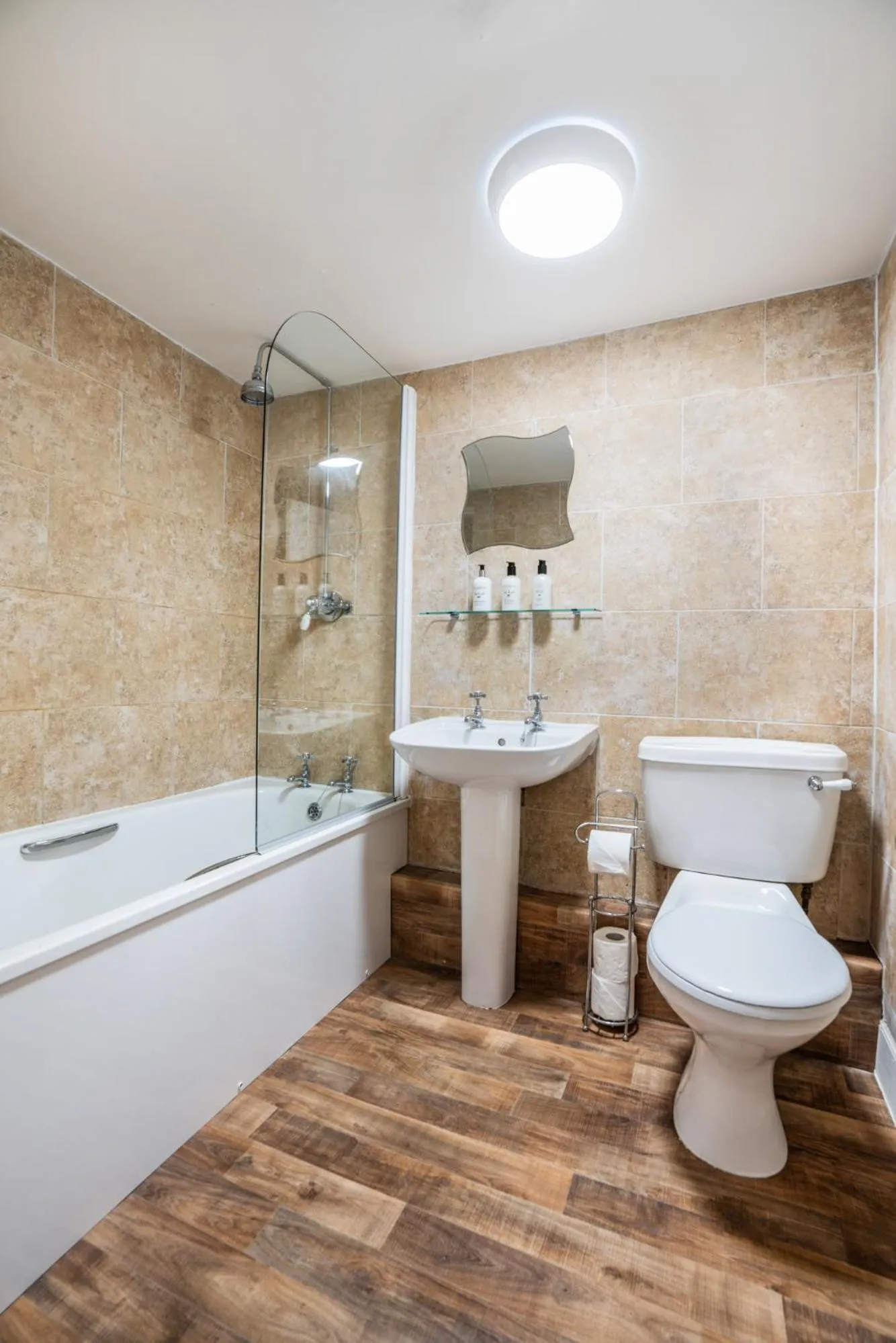 Shower in The Bellachroy