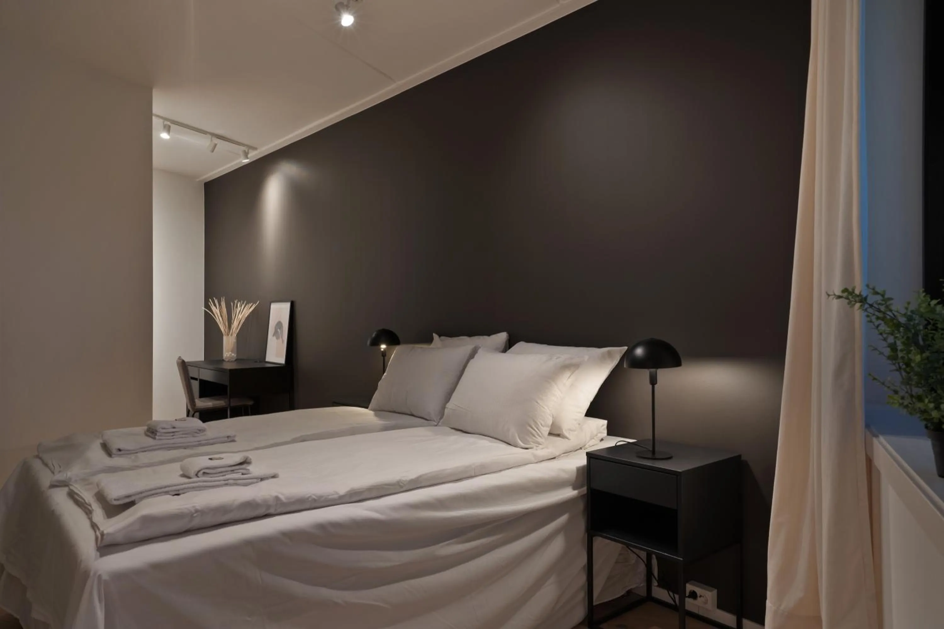 Bedroom, Bed in TotalApartments Vervet Gjøa