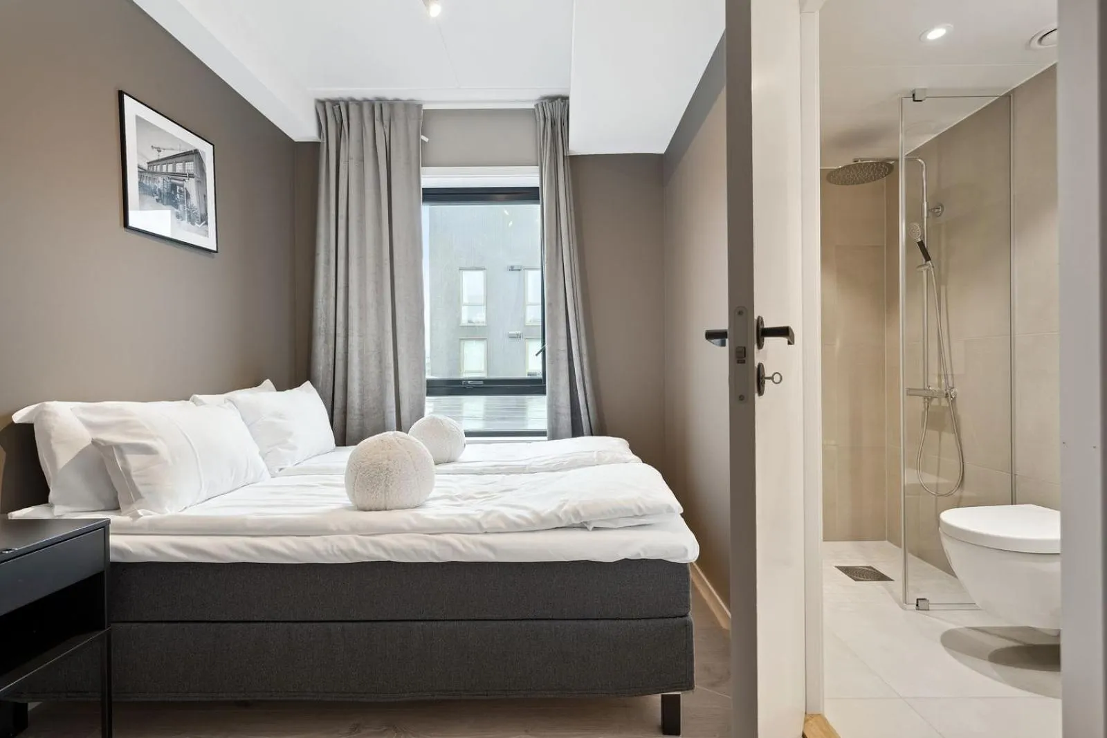 Photo of the whole room, Bed in TotalApartments Vervet Gjøa