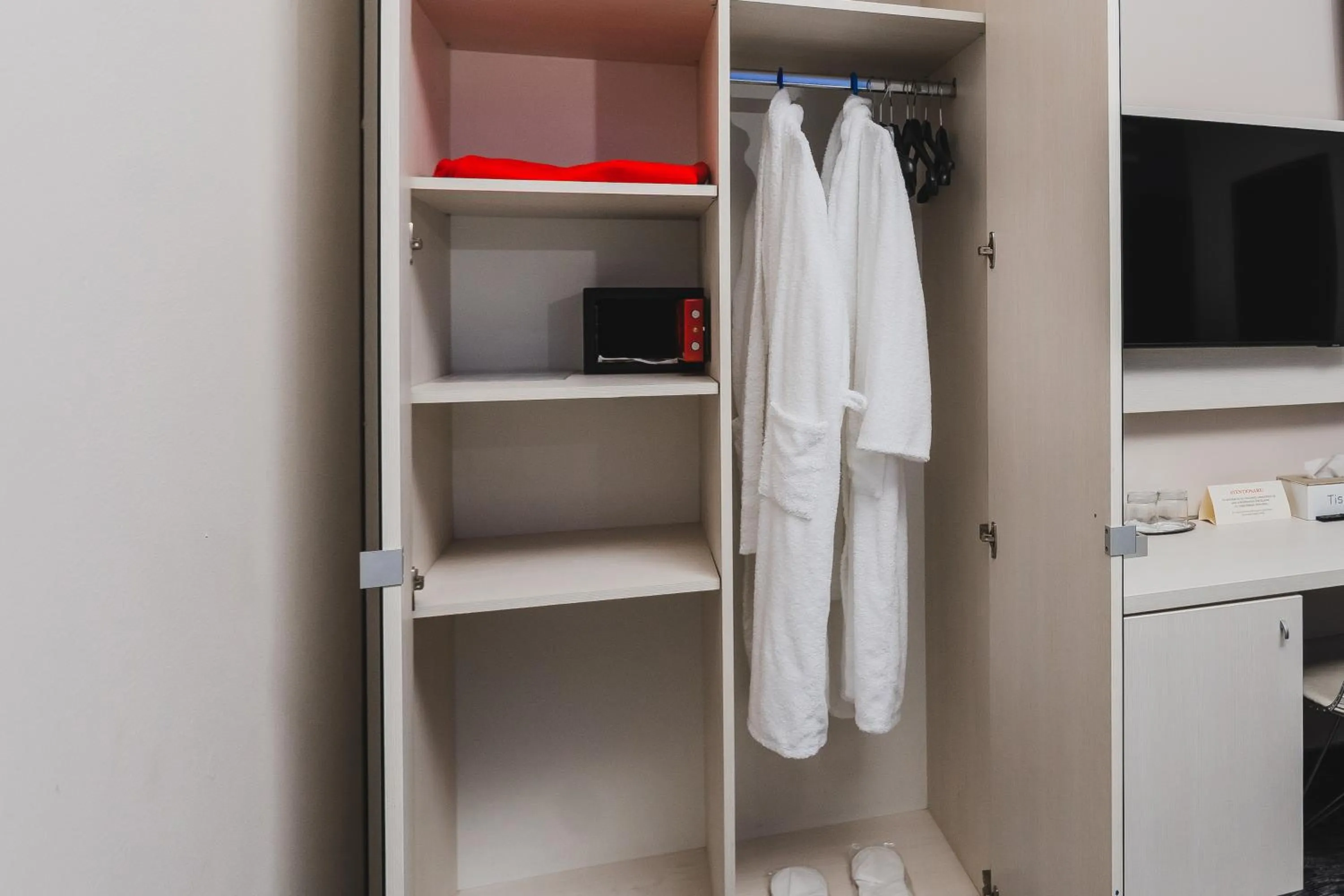 wardrobe in Caro Boutique Hotel