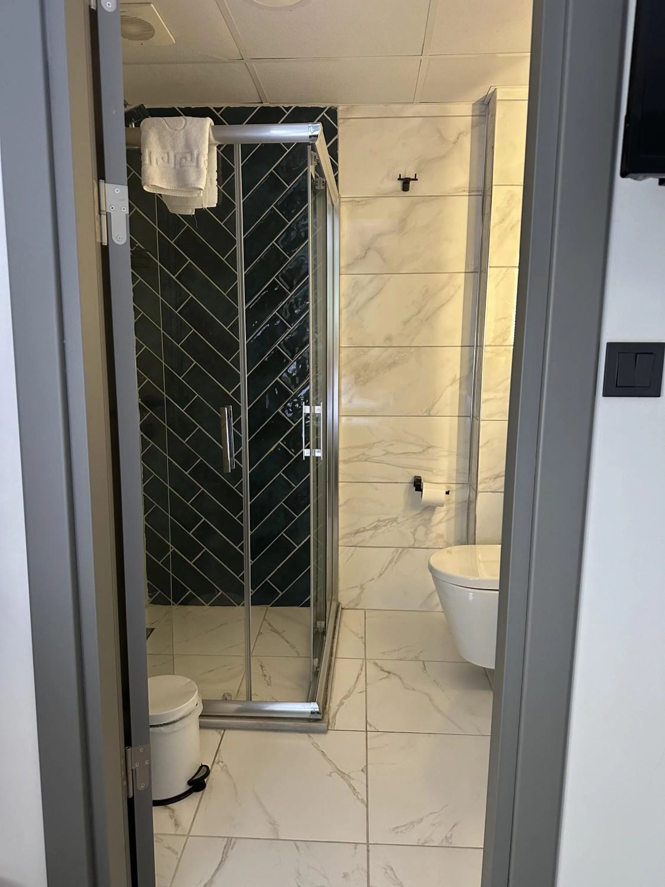 Shower in Vera Edirne