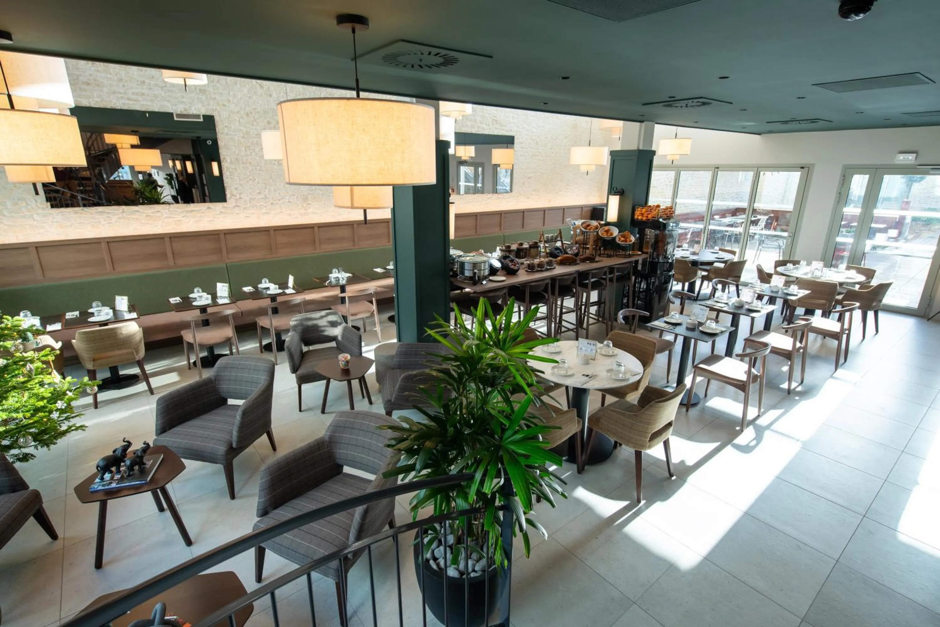 Restaurant/places to eat in Hôtel de la Cité