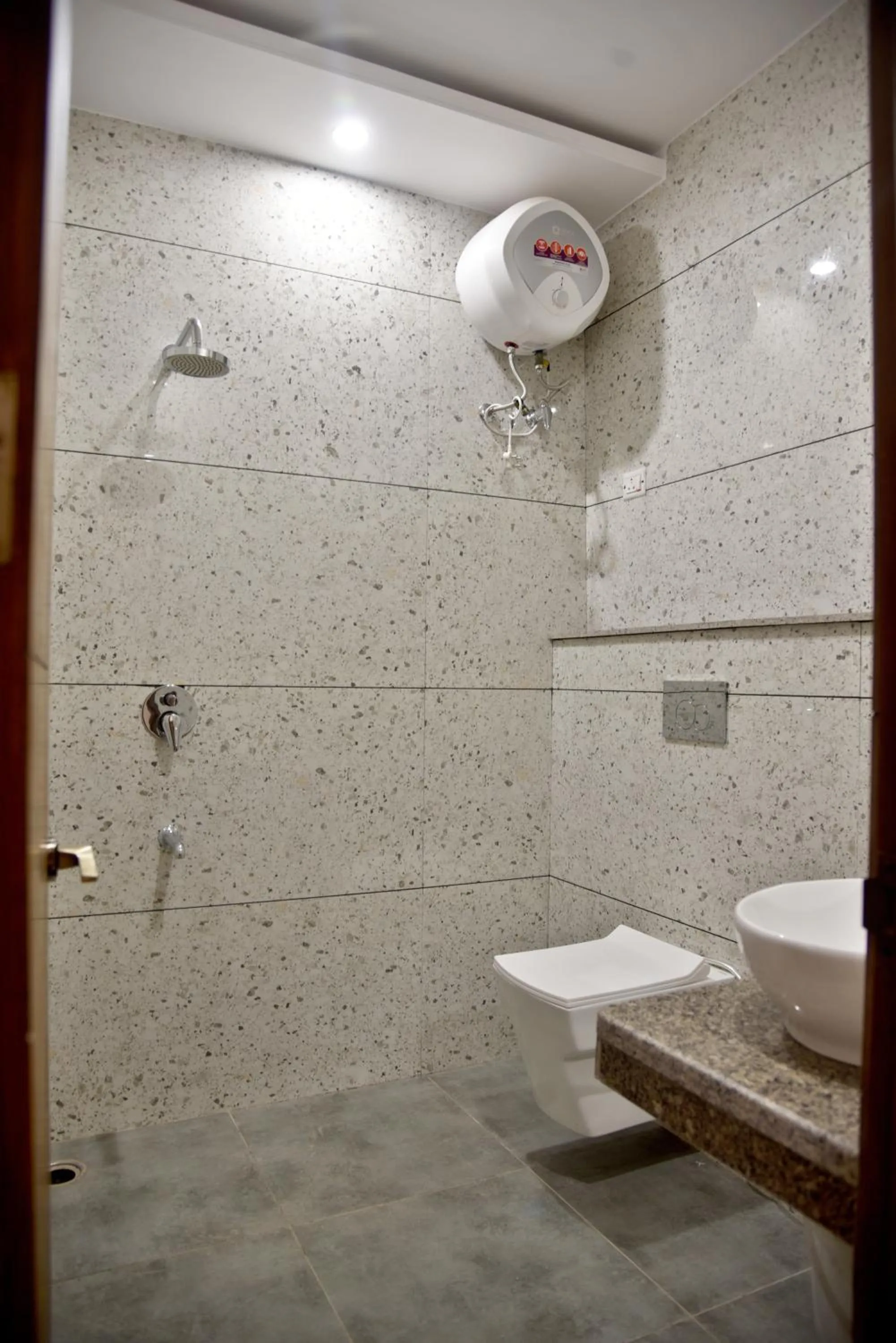 Shower, Bathroom in HOTEL AROMA CROWN