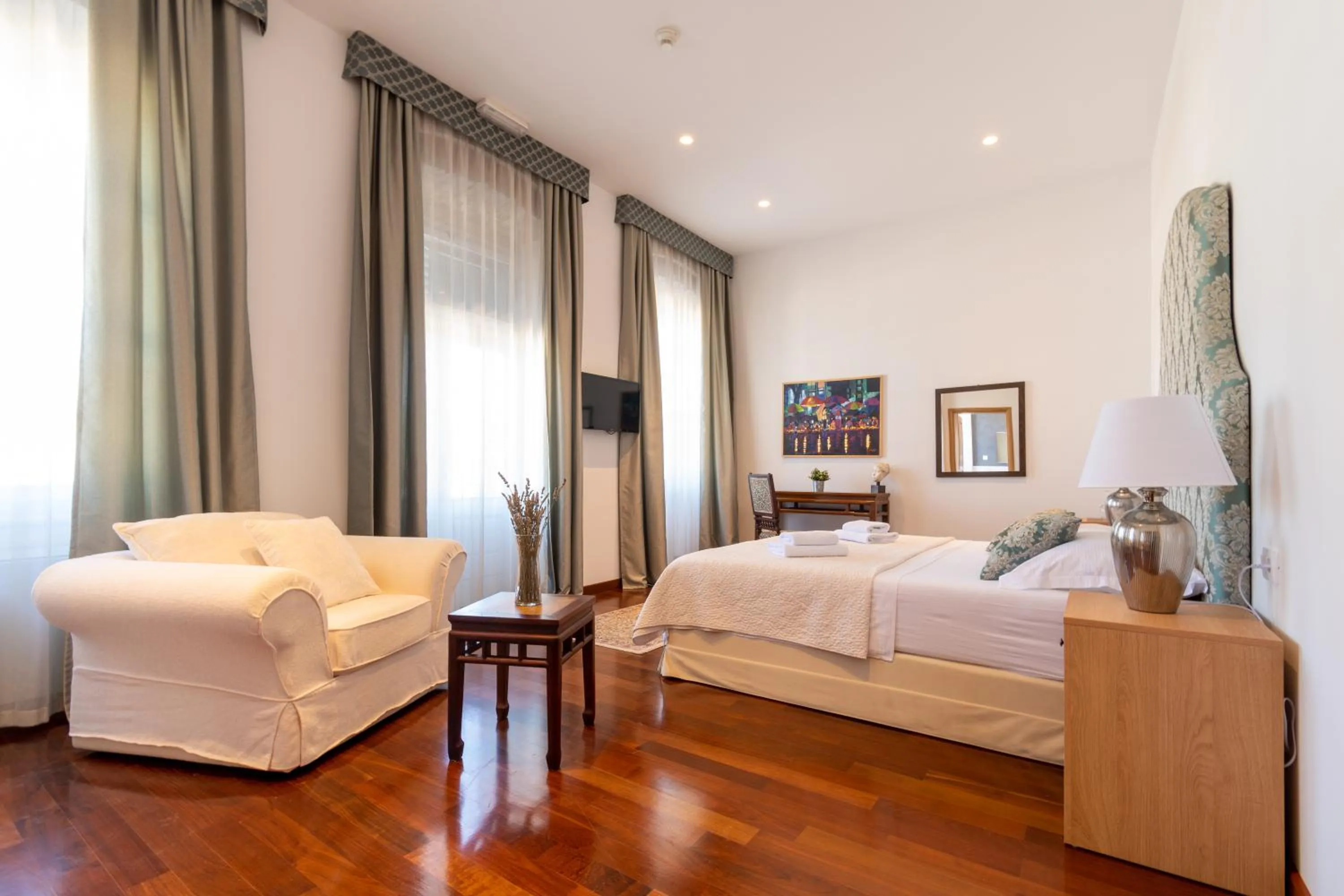 Photo of the whole room, Bed in B&B Heritage Villa Apolon