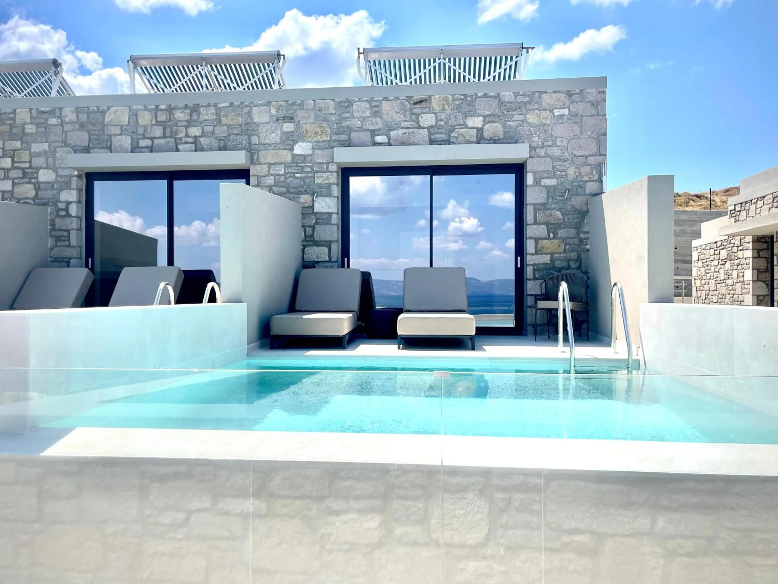 Day in Eleia Seafront Rooms & Villas