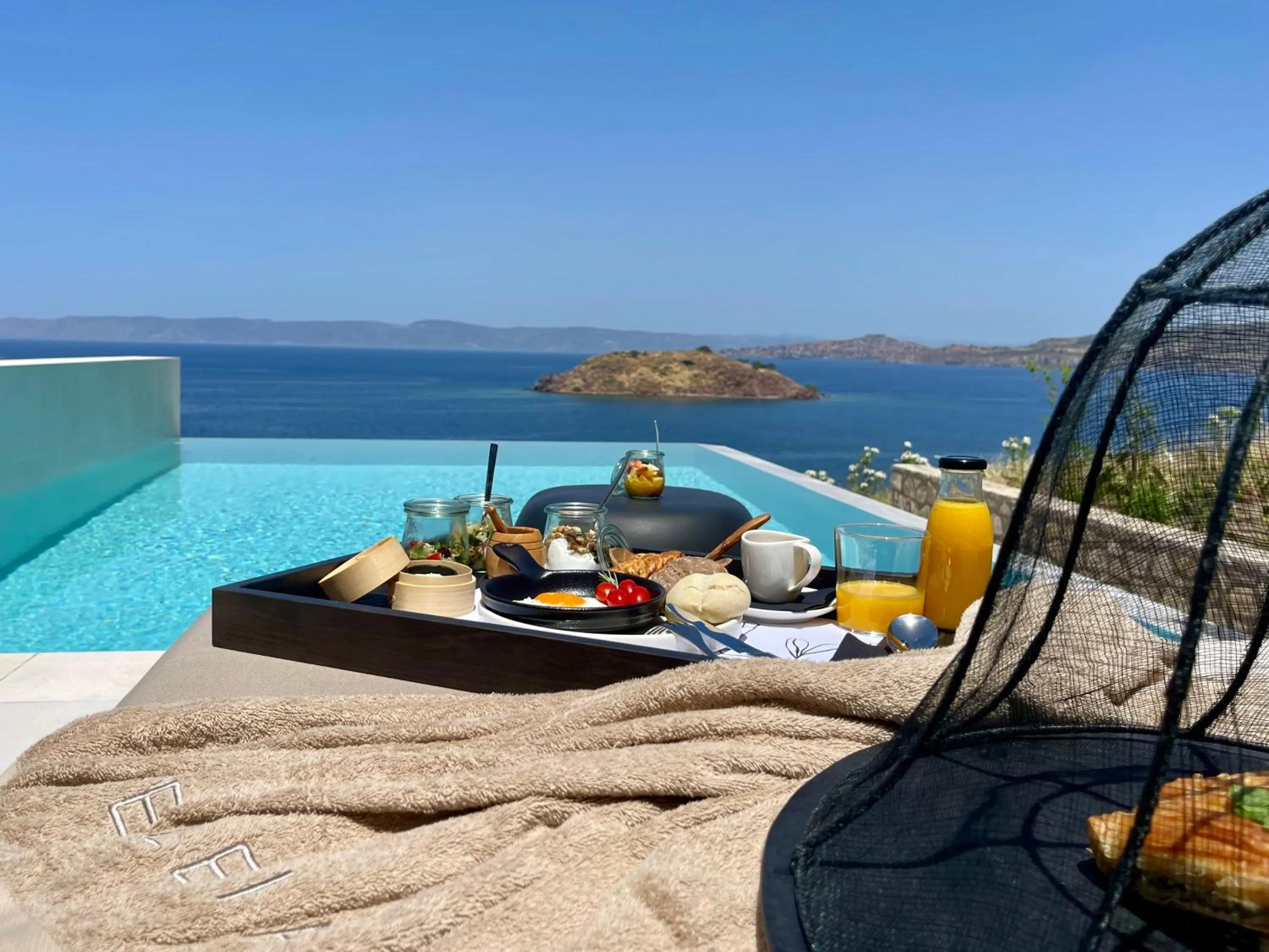 Day in Eleia Seafront Rooms & Villas