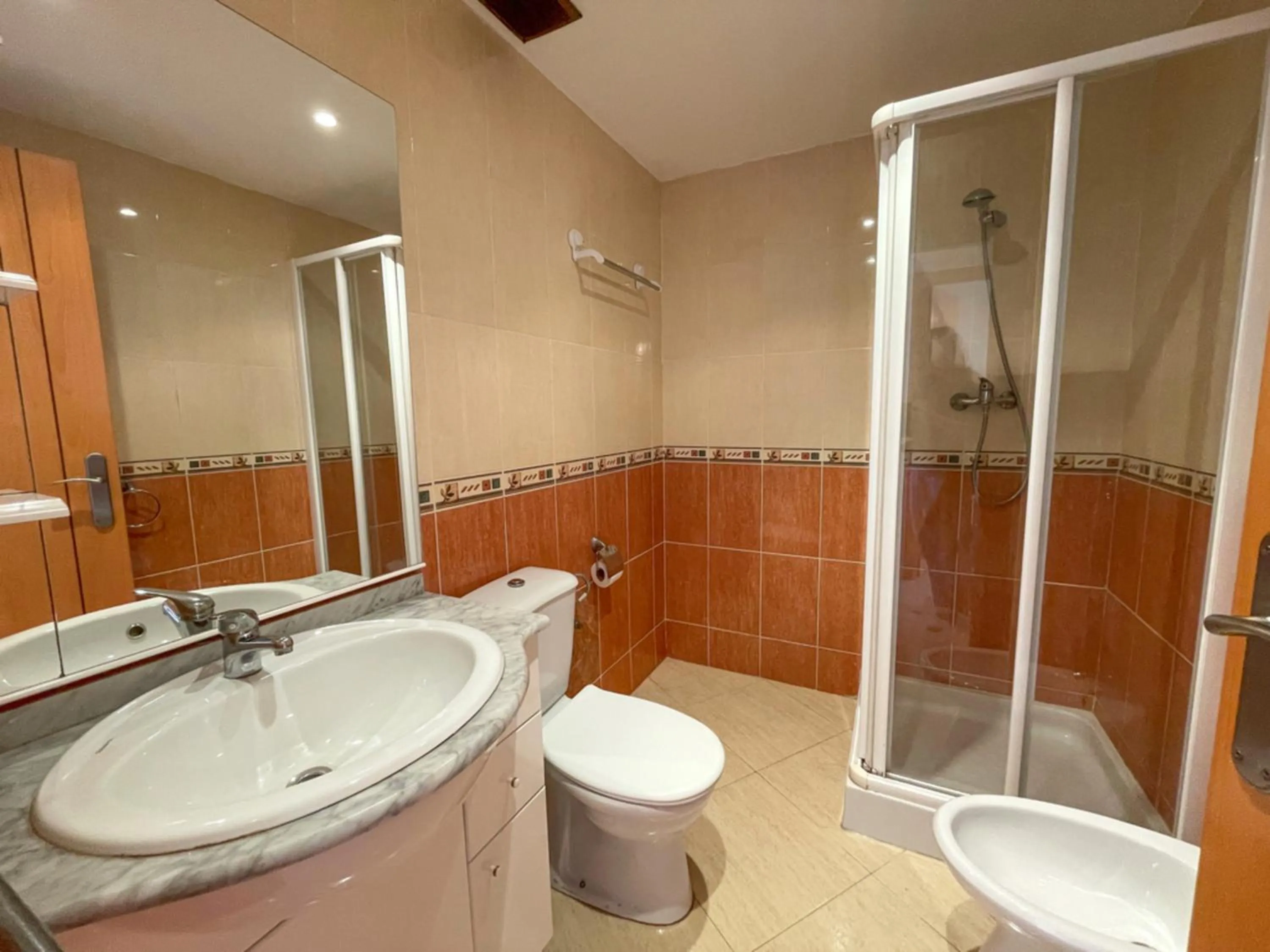 Shower in Apartamentos Marcomar 3000