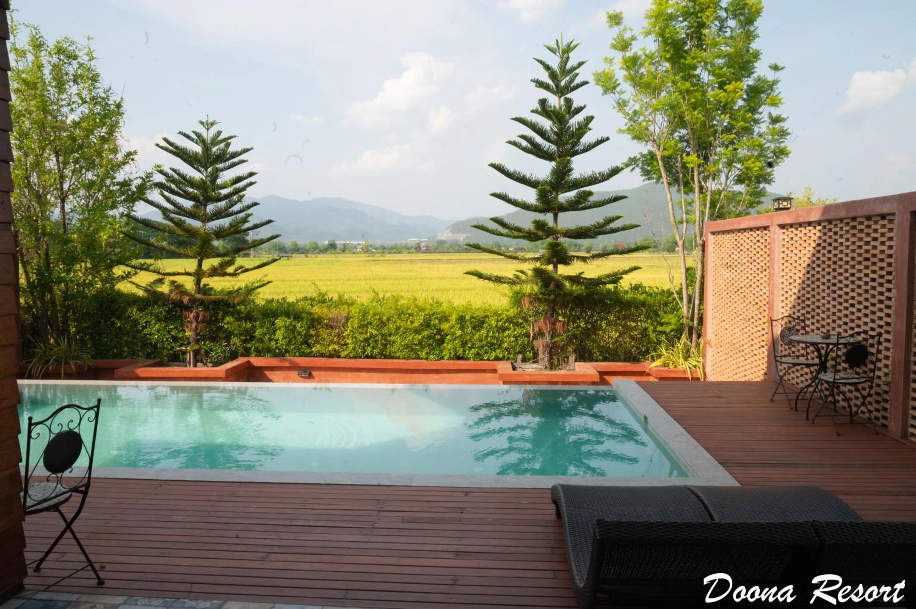 Pool view in DooNa Resort แลภูดูนา
