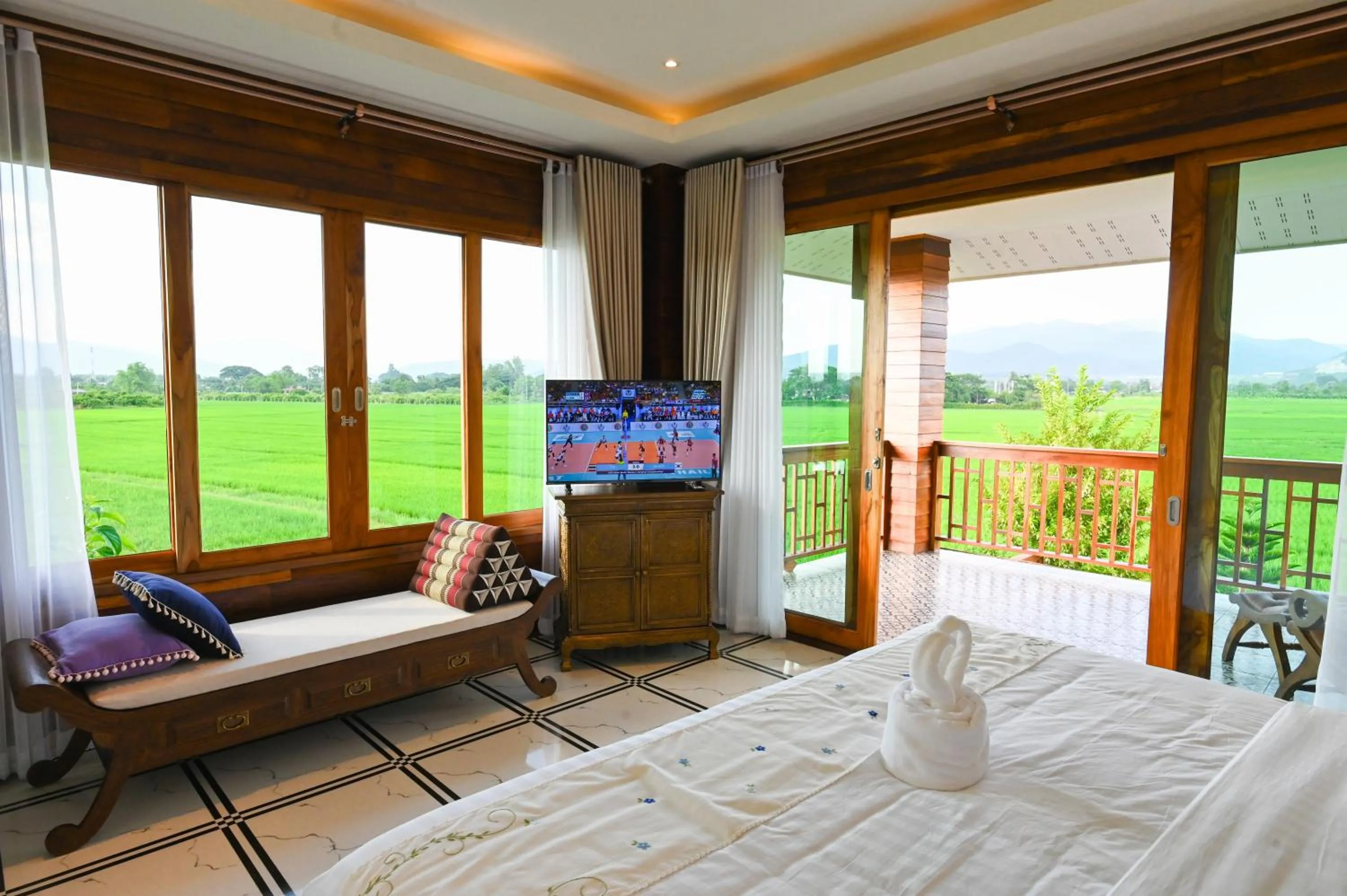 TV and multimedia in DooNa Resort แลภูดูนา