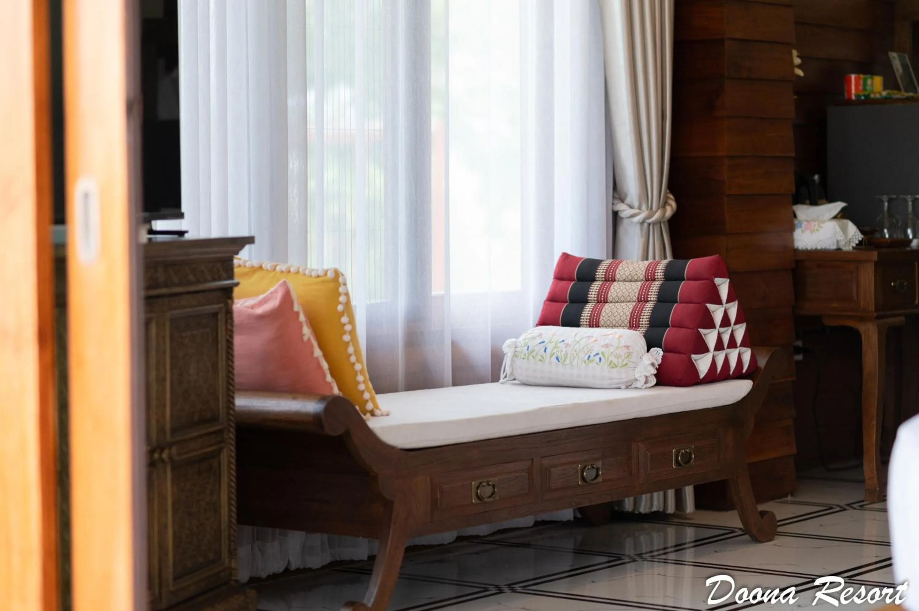 Seating area, Bed in DooNa Resort แลภูดูนา