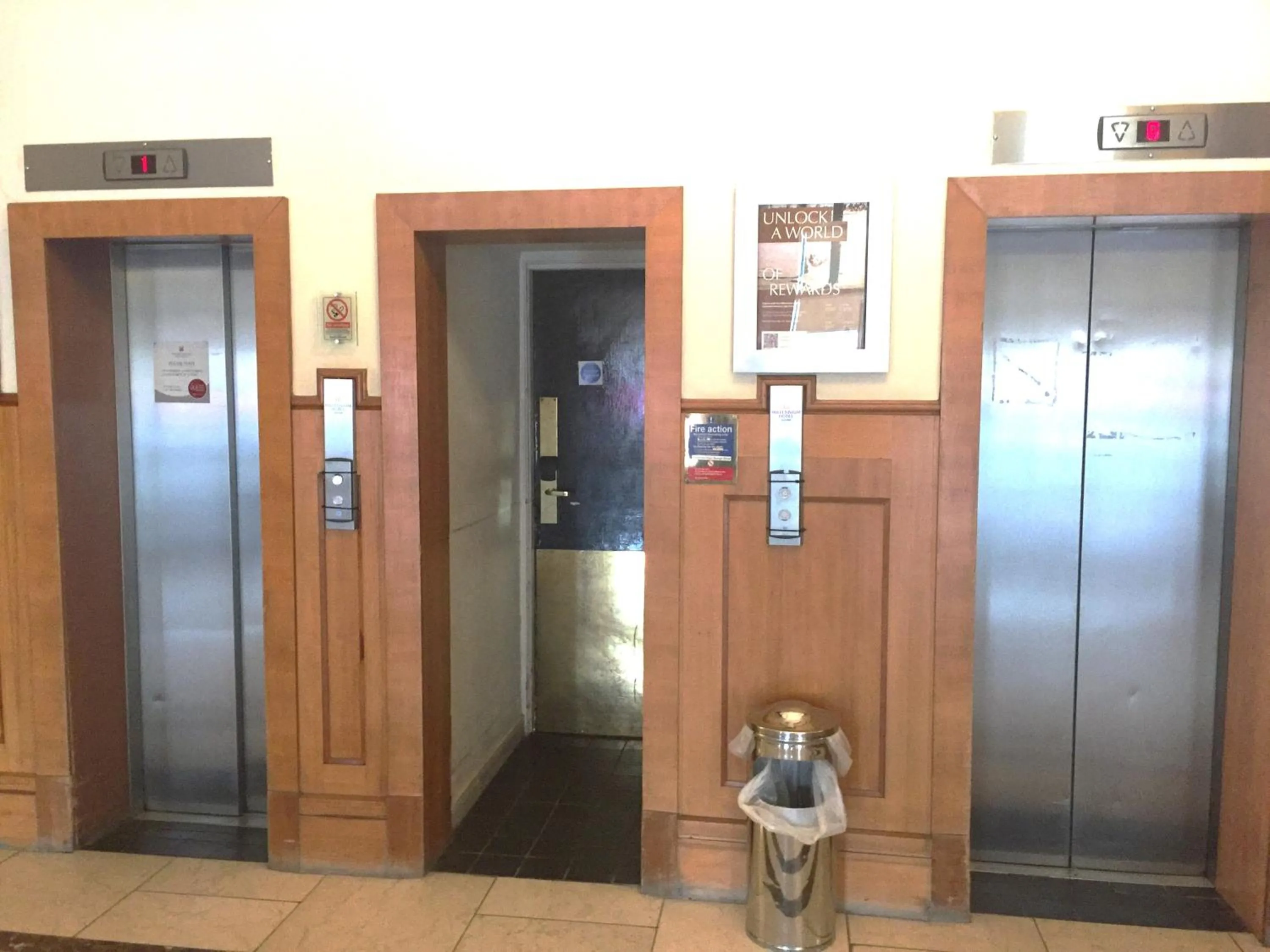 elevator in Millennium Hotel Glasgow