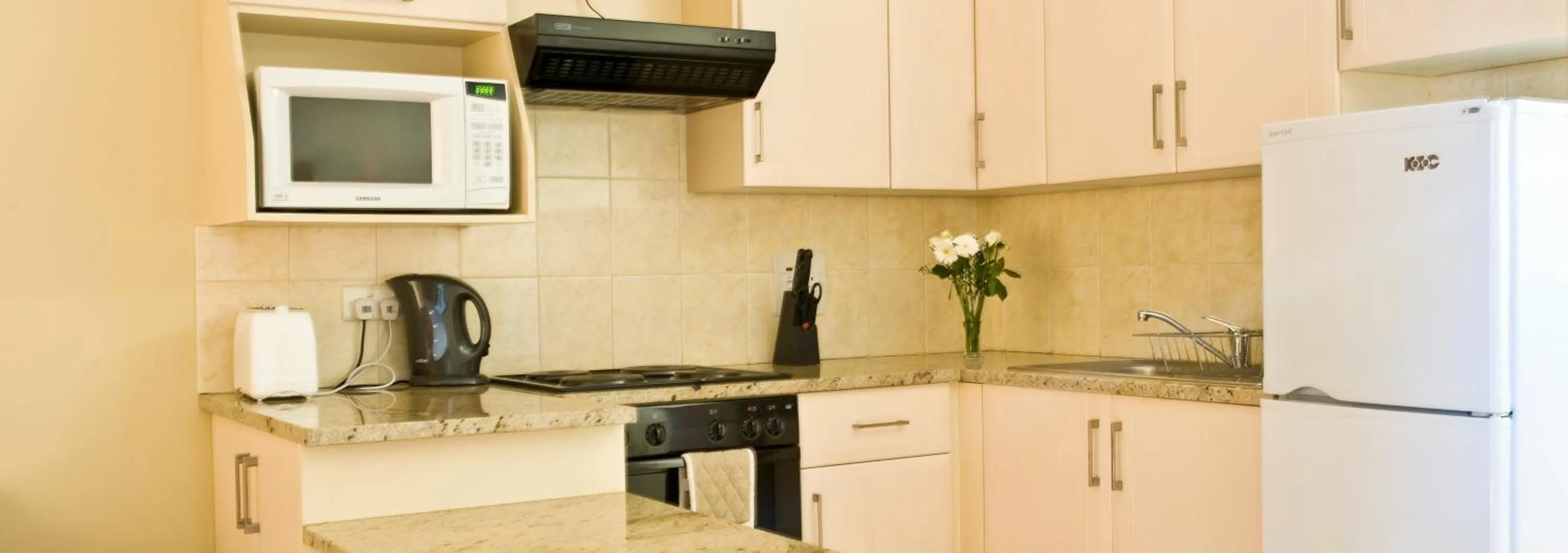 Coffee/tea facilities in Shakespeare Court Serviced Apartments