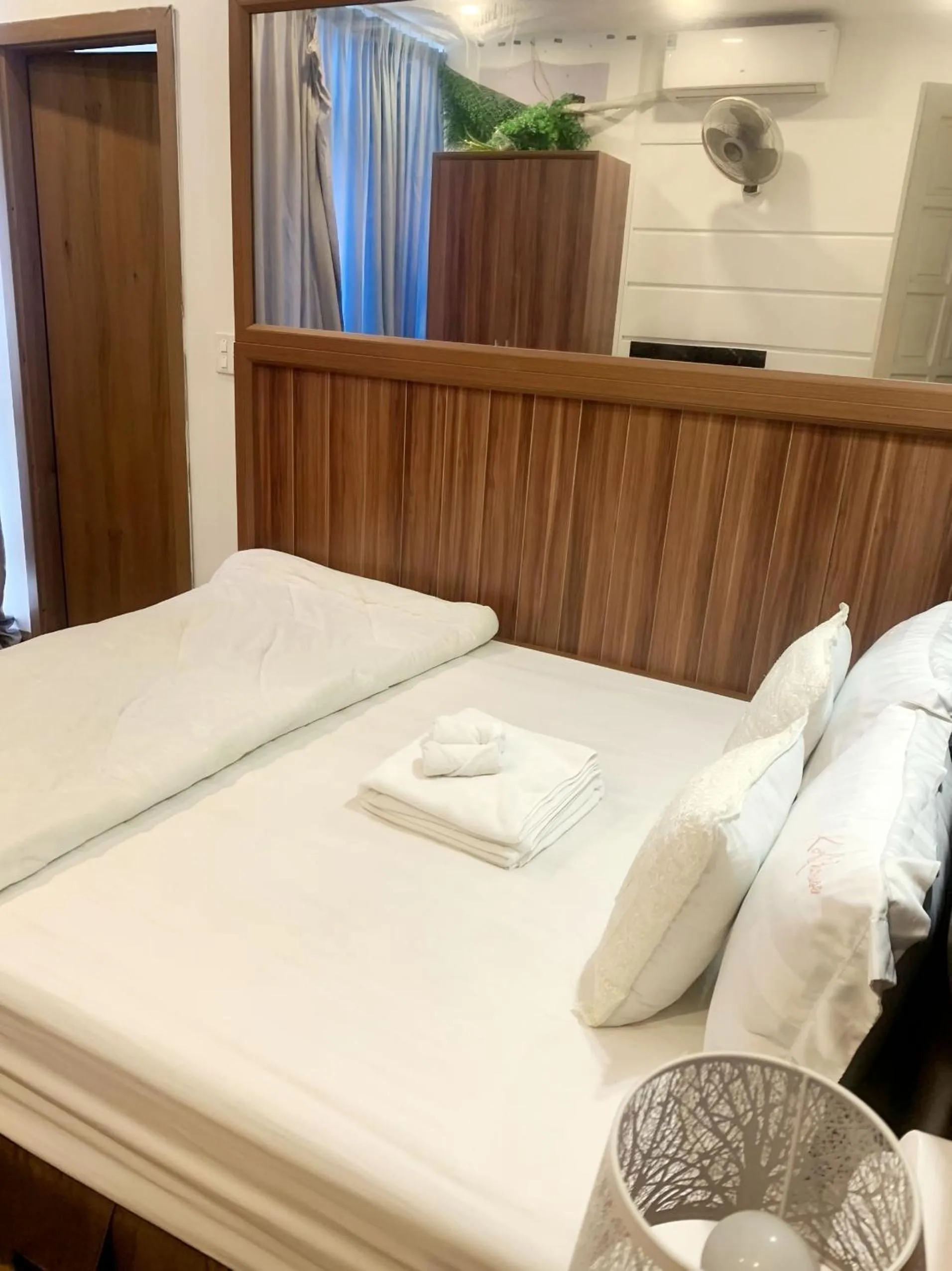 Photo of the whole room, Bed in GRAD Dai Thanh Motel