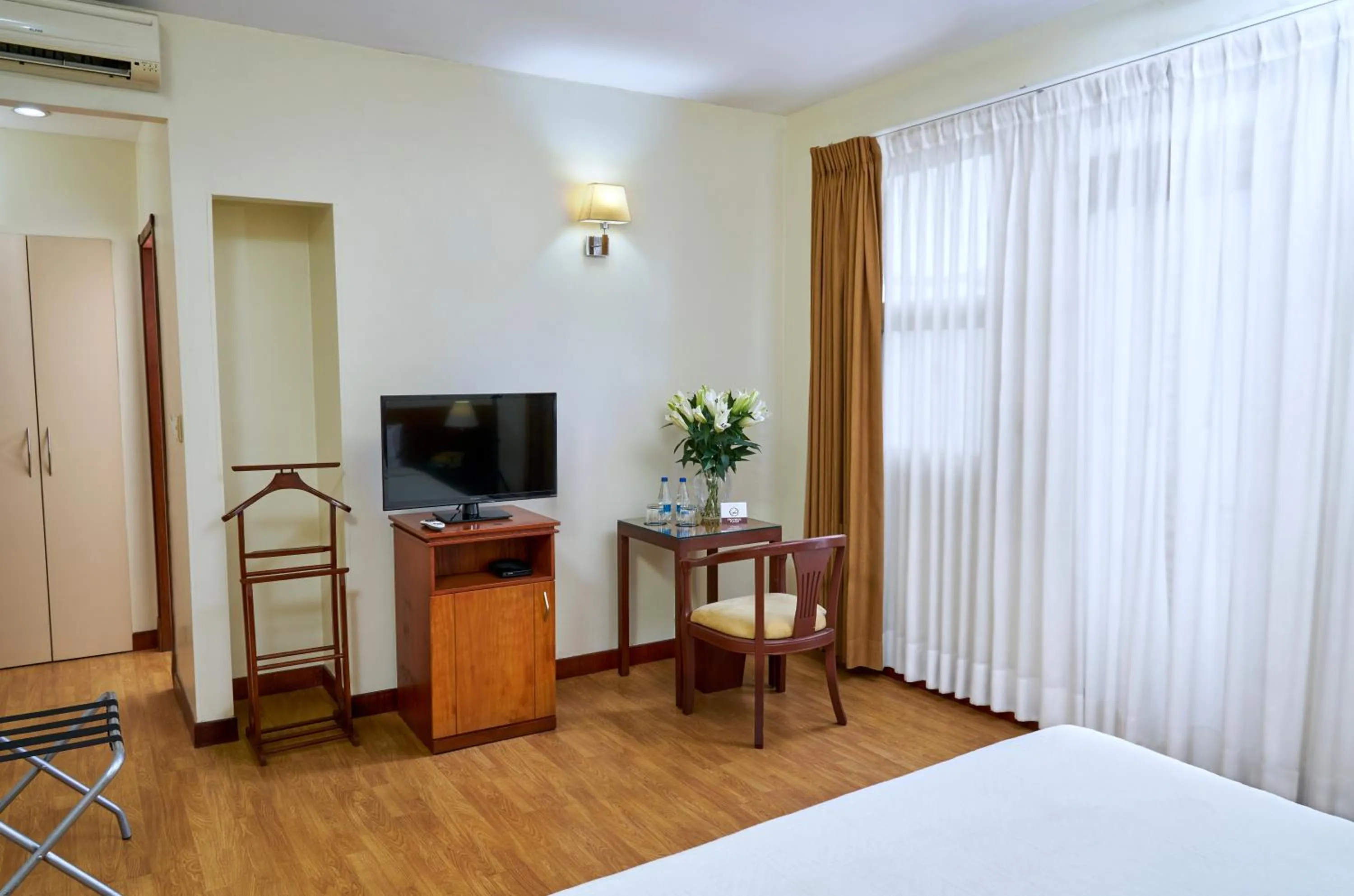 Photo of the whole room, Bed in Hotel Cityzen Guayaquil