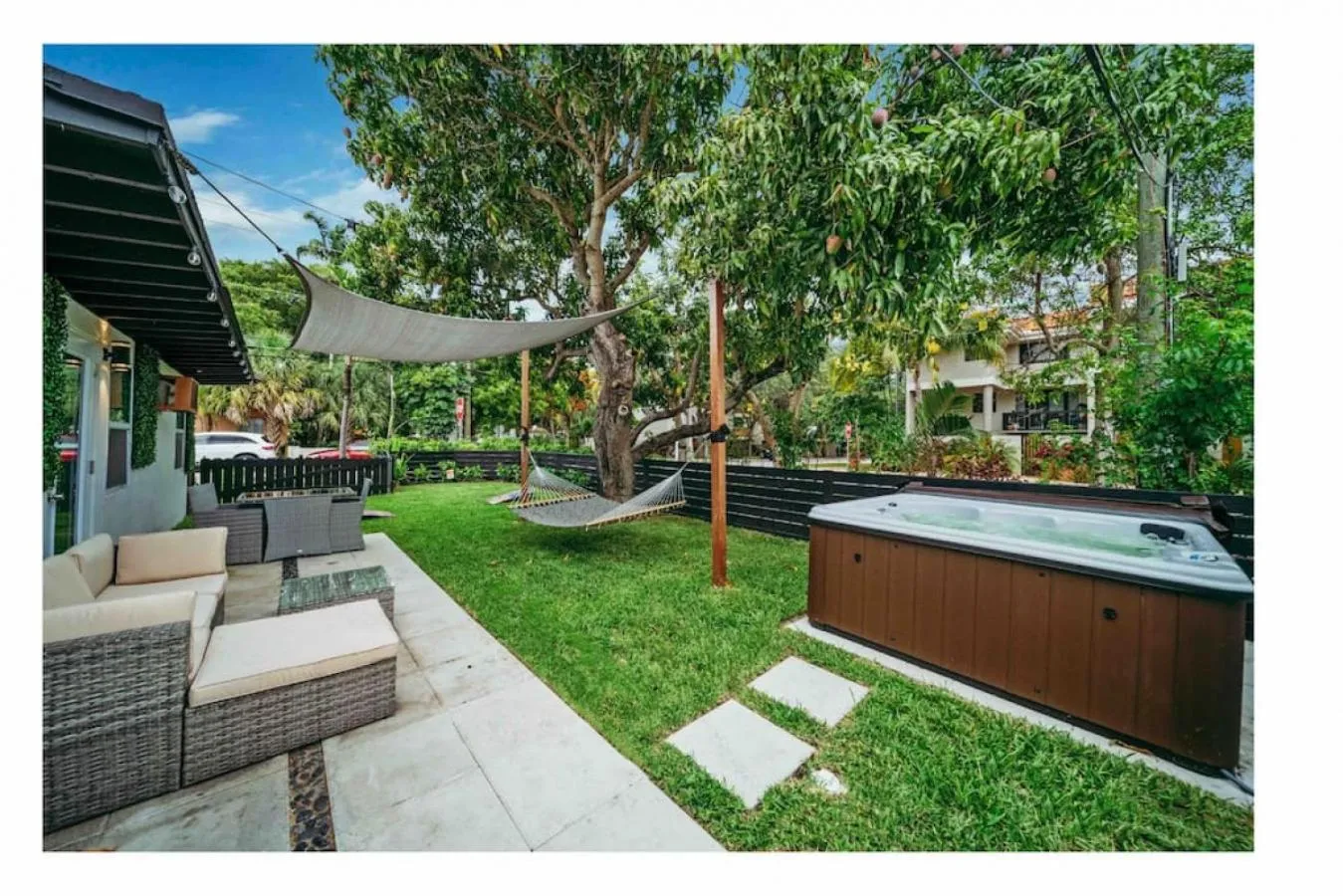 Mango Lovers Zen Beach Retreat w Hot Tub