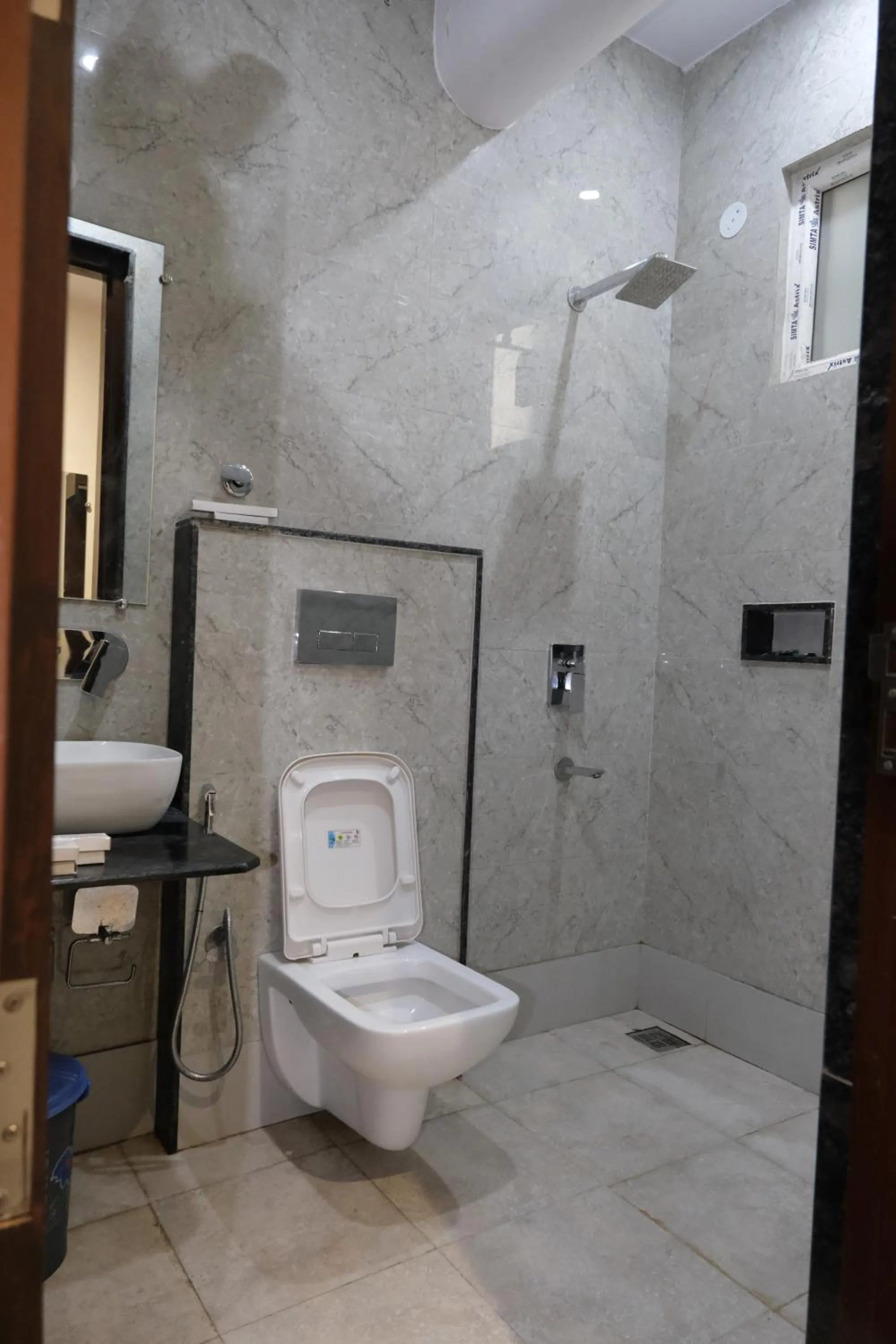 Hotel De Hocks Deluxe - New Delhi Railway Station