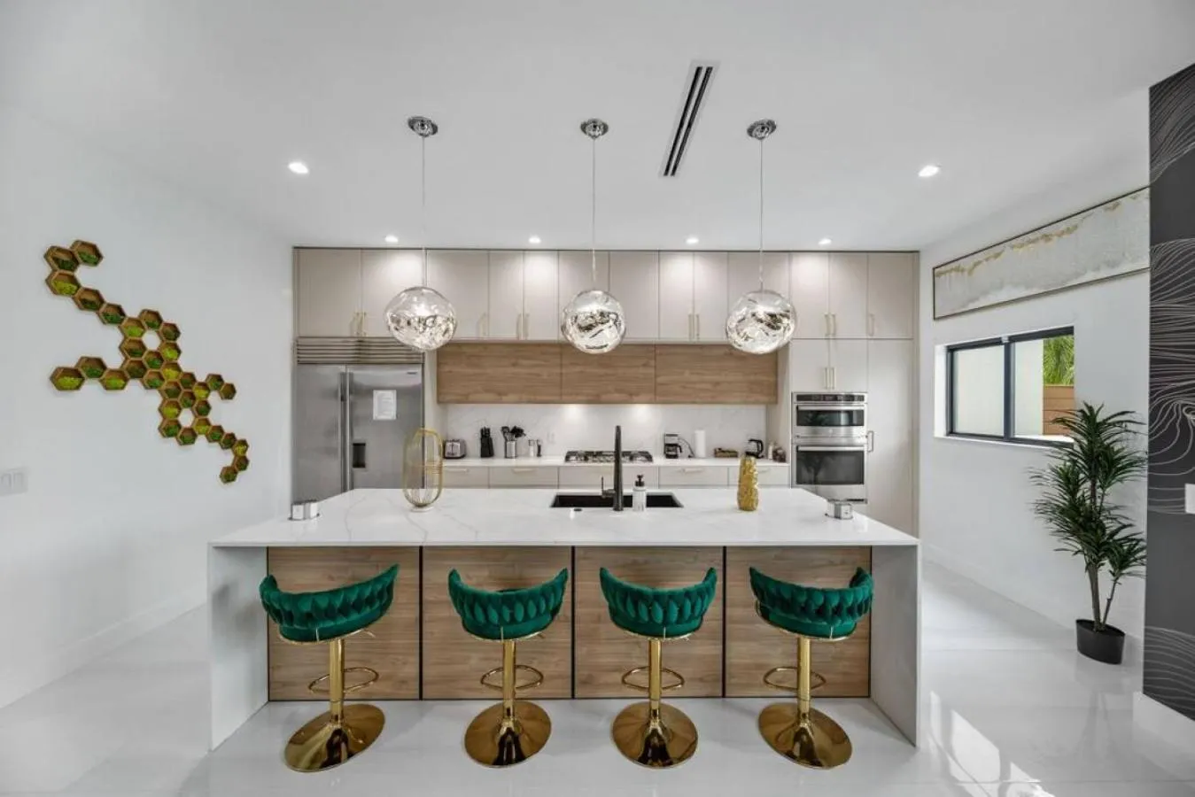 Kitchen or kitchenette in The Elements Home with 2 Pools