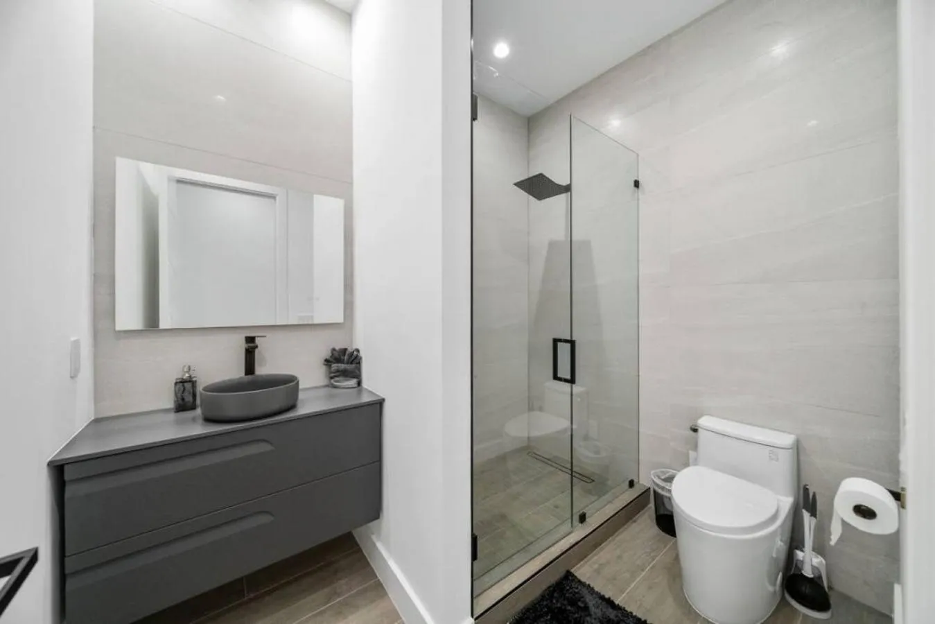 Bathroom in The Elements Home with 2 Pools