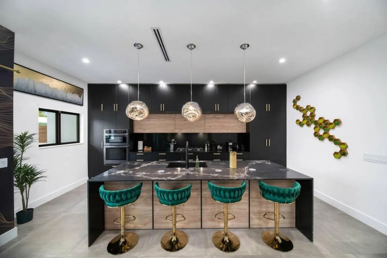 Kitchen or kitchenette in The Elements Home with 2 Pools