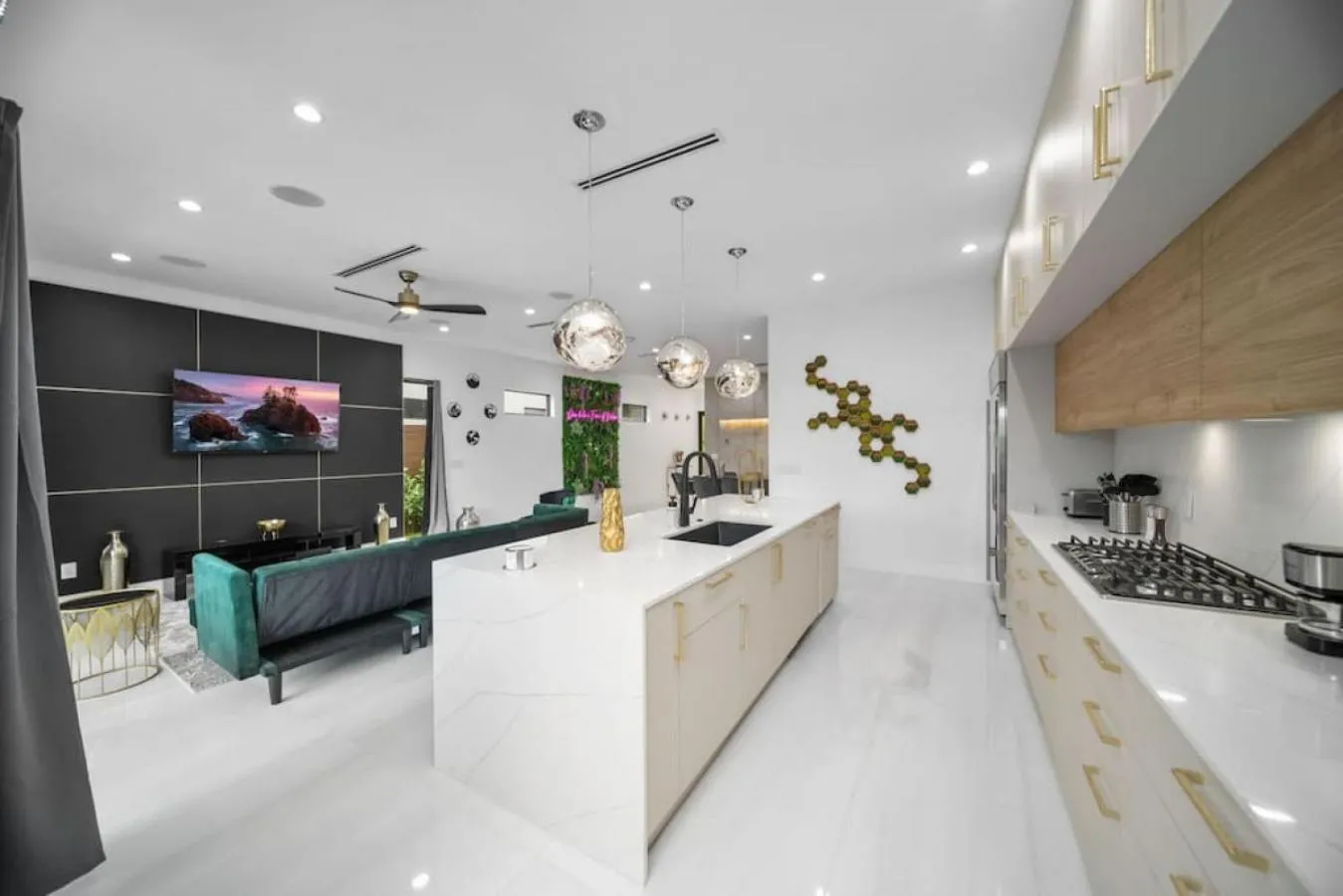 Kitchen or kitchenette in The Elements Home with 2 Pools