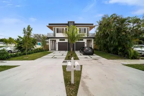 Luxury Home w 2 Pools near Beach