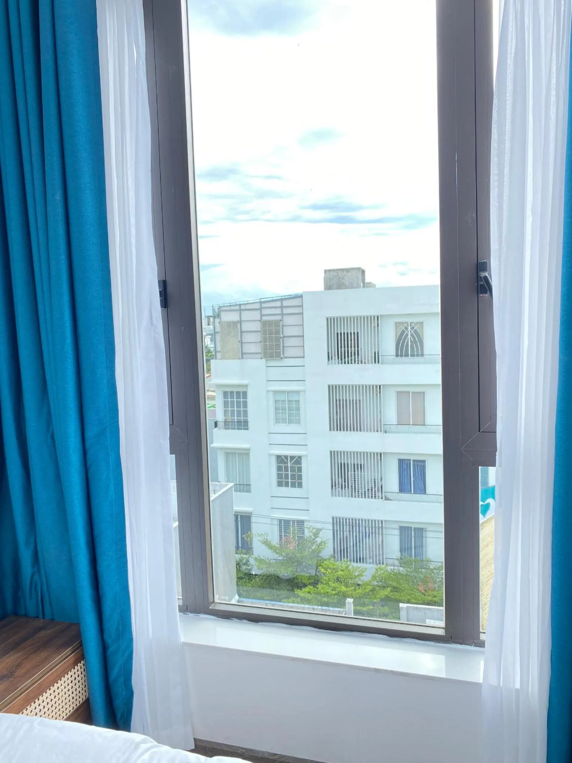 Quiet street view in GOODTECH LUXURY Hotel & Apartment