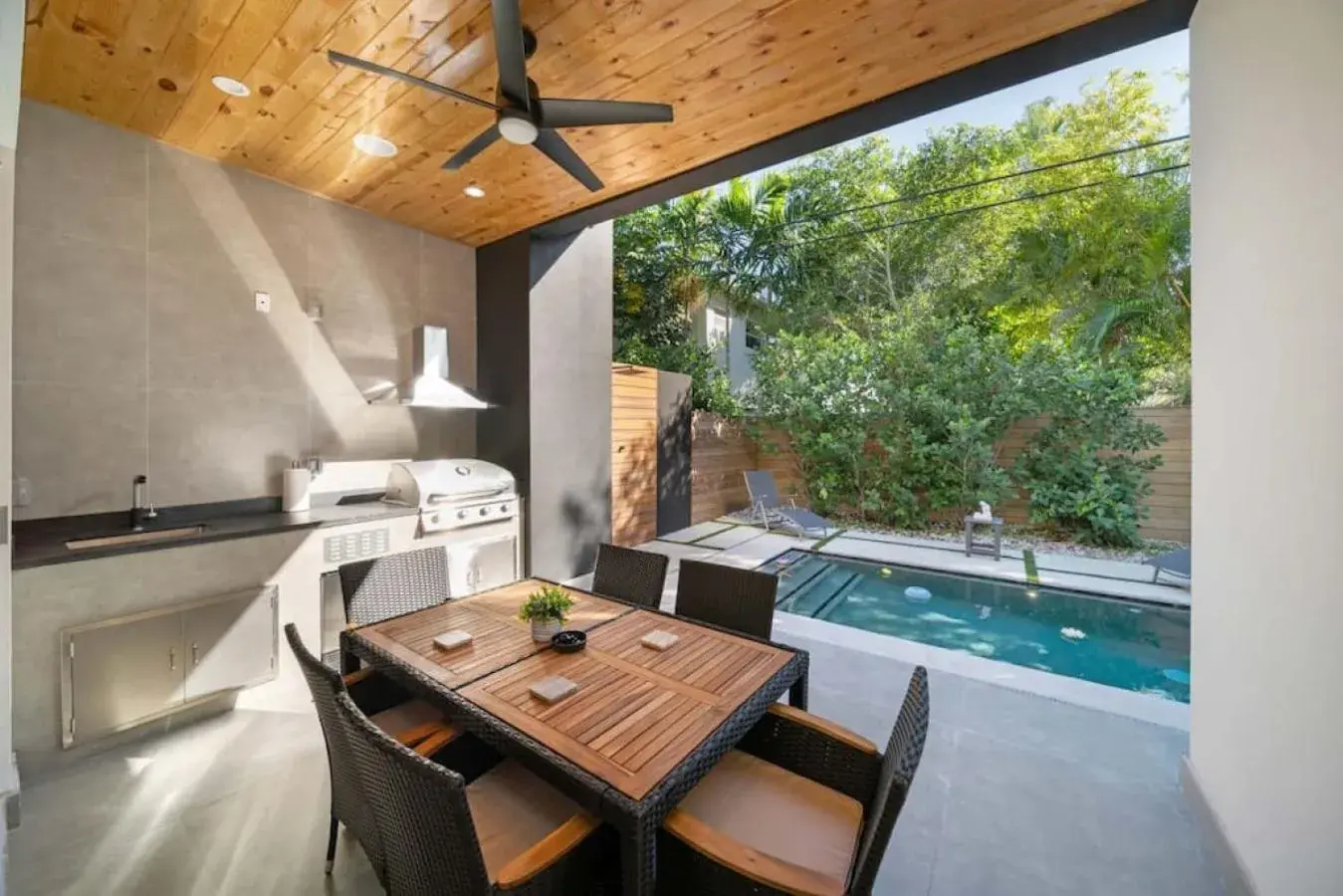 Las Olas Zen Home with Pool and Hot Tub Near Beach Las Olas Zen Home with Pool and Hot Tub Near Beach