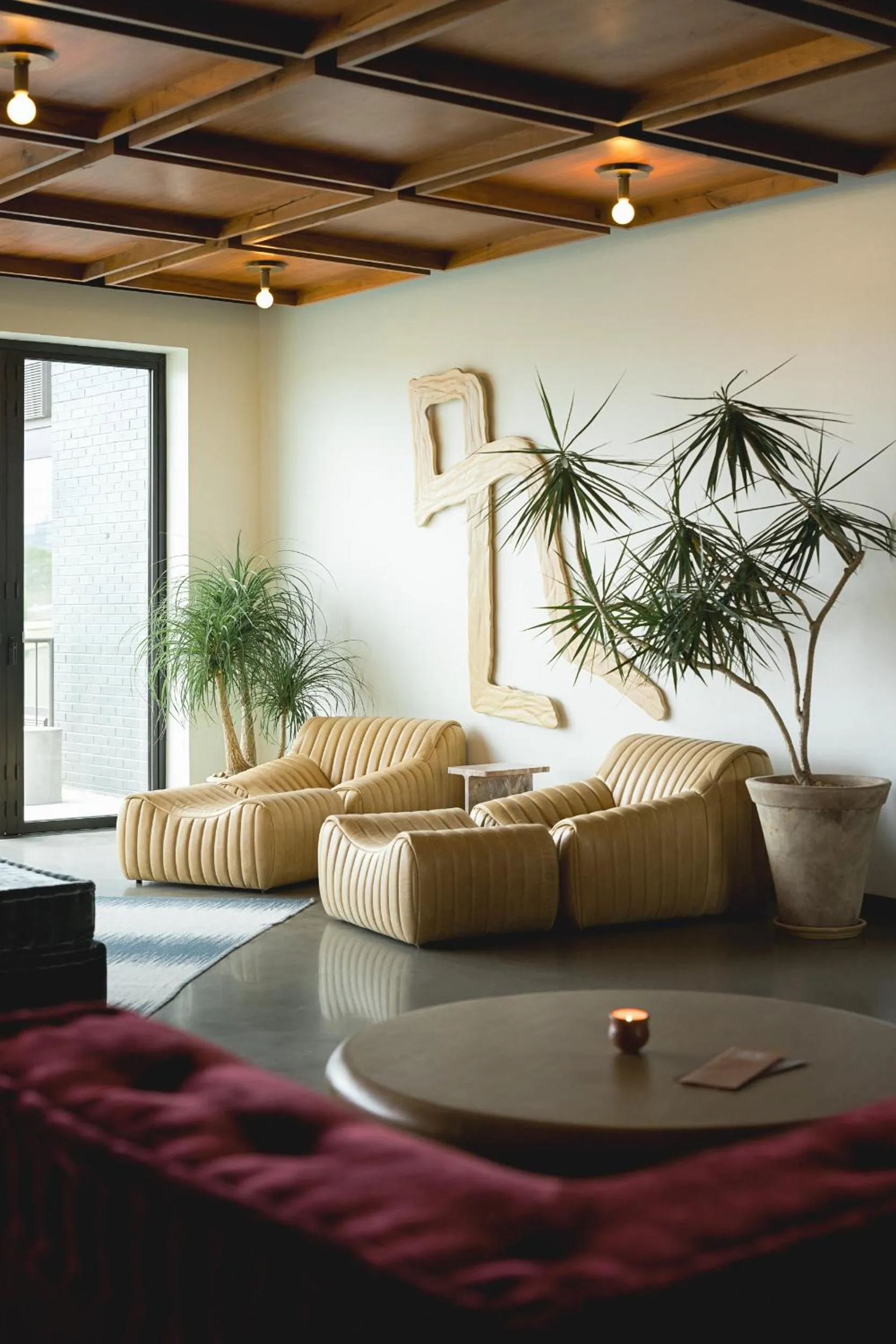 Lounge or bar in Drift Nashville, a Member of Design Hotels