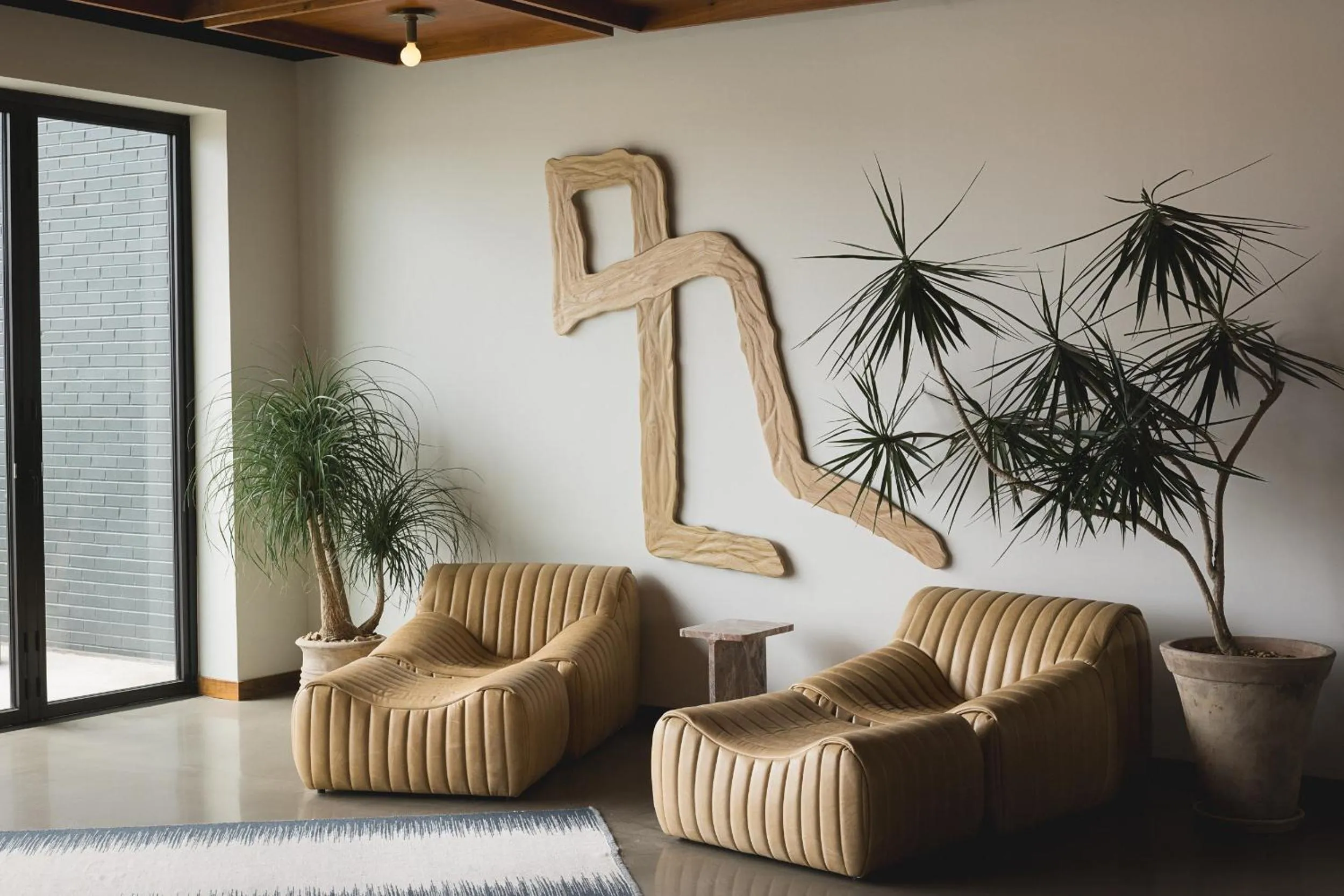 Lounge or bar in Drift Nashville, a Member of Design Hotels