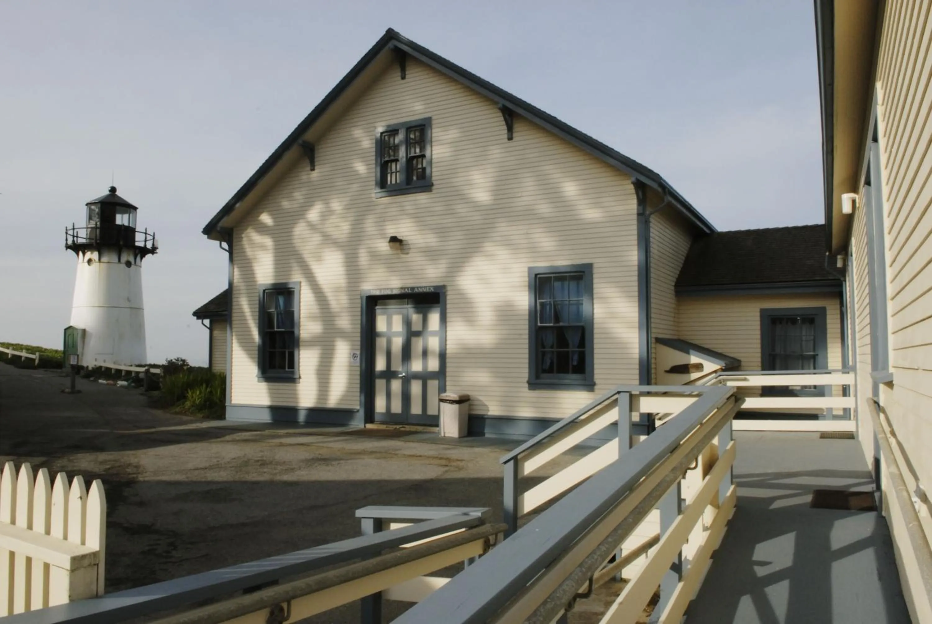 Facade/entrance in HI Point Montara Lighthouse