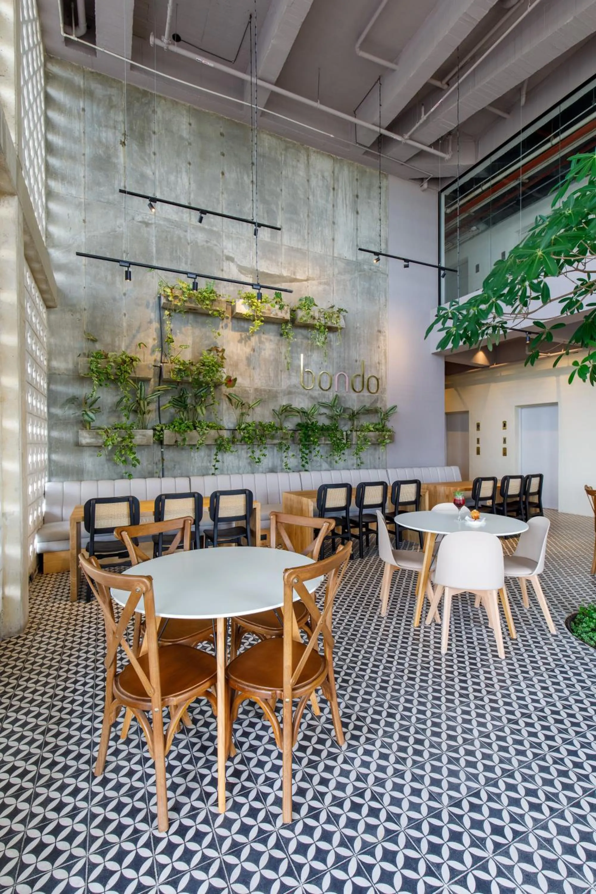 Restaurant/places to eat in Bondo Estudio