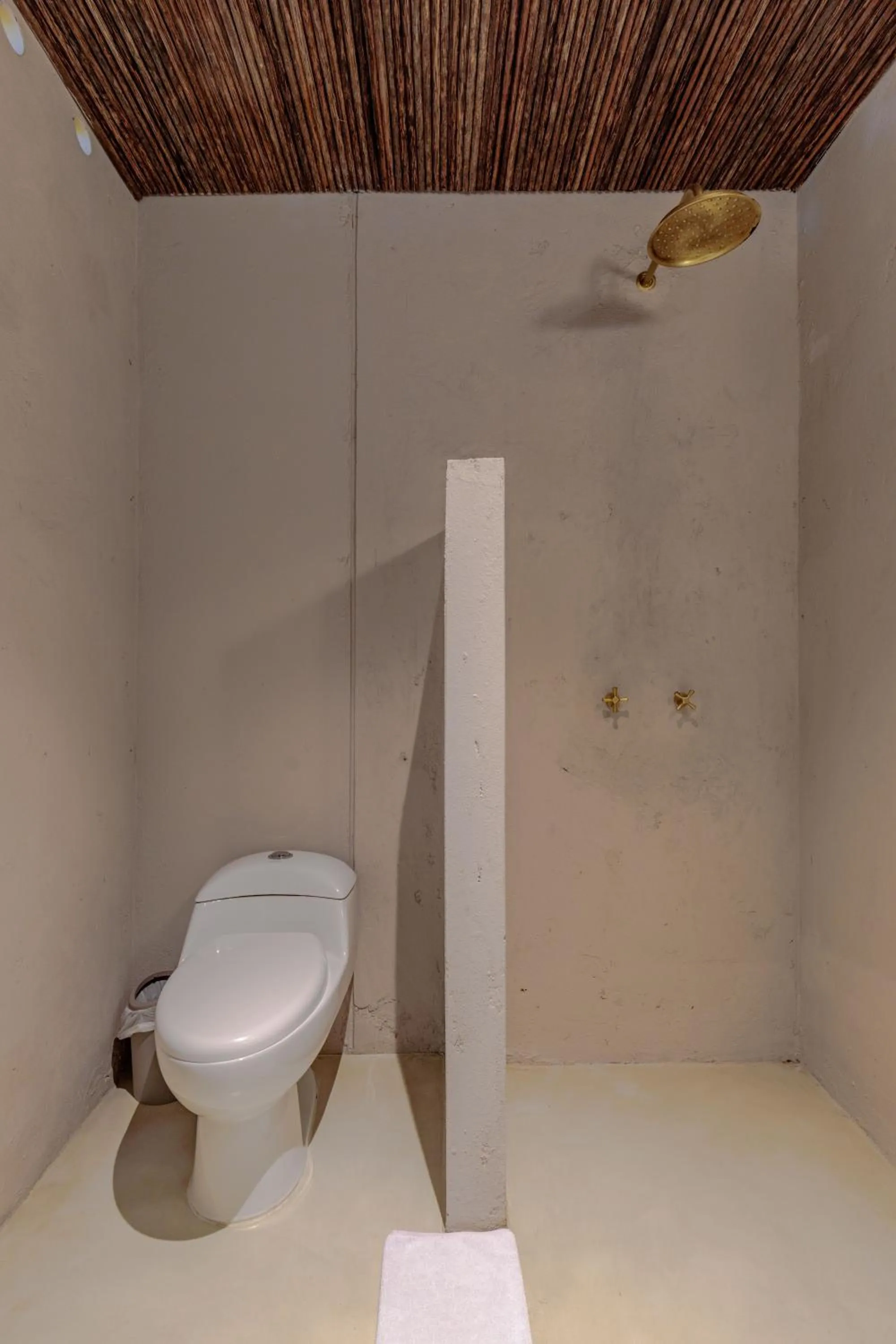 Bathroom in Bondo Estudio