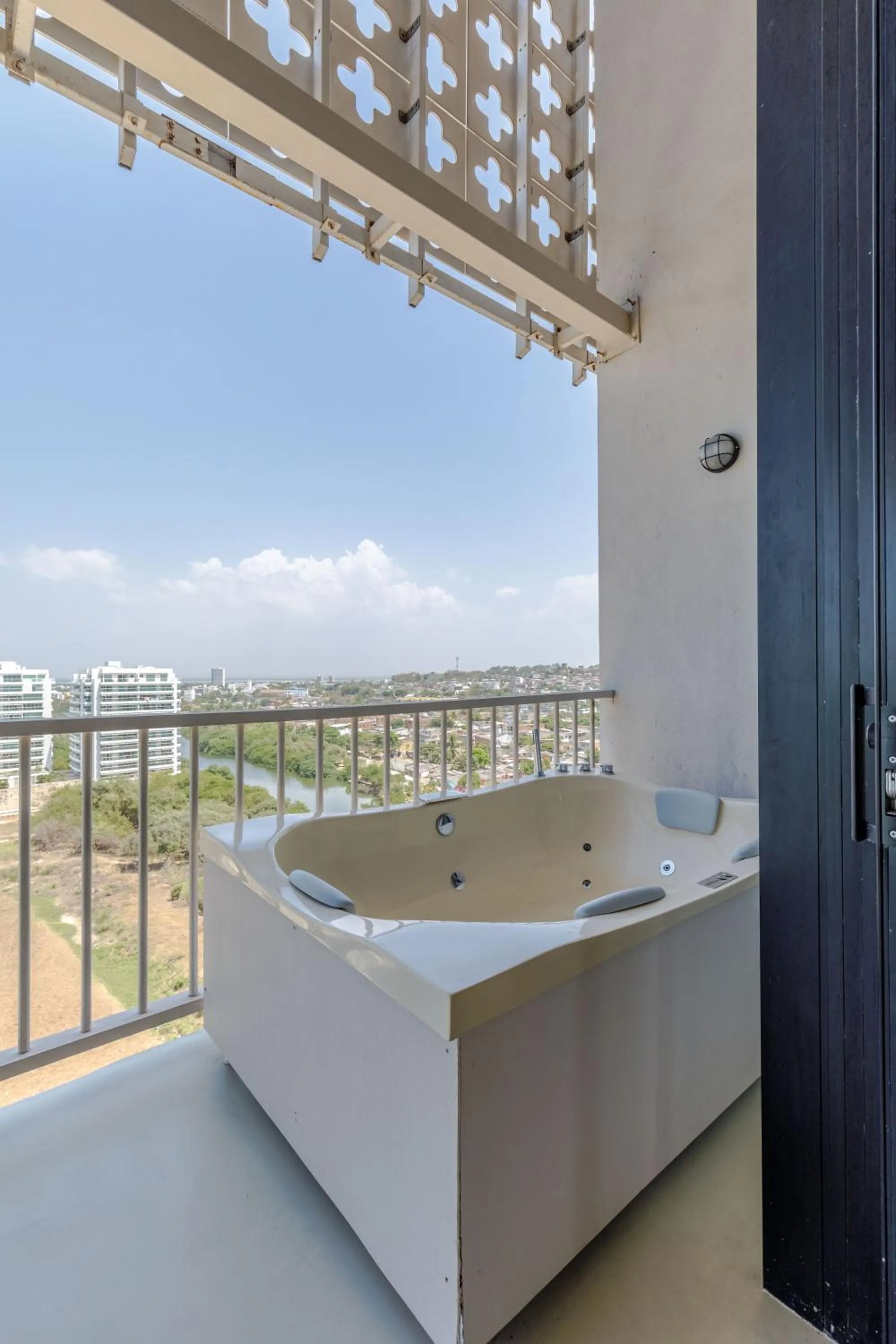 Natural landscape in Bondo Estudio