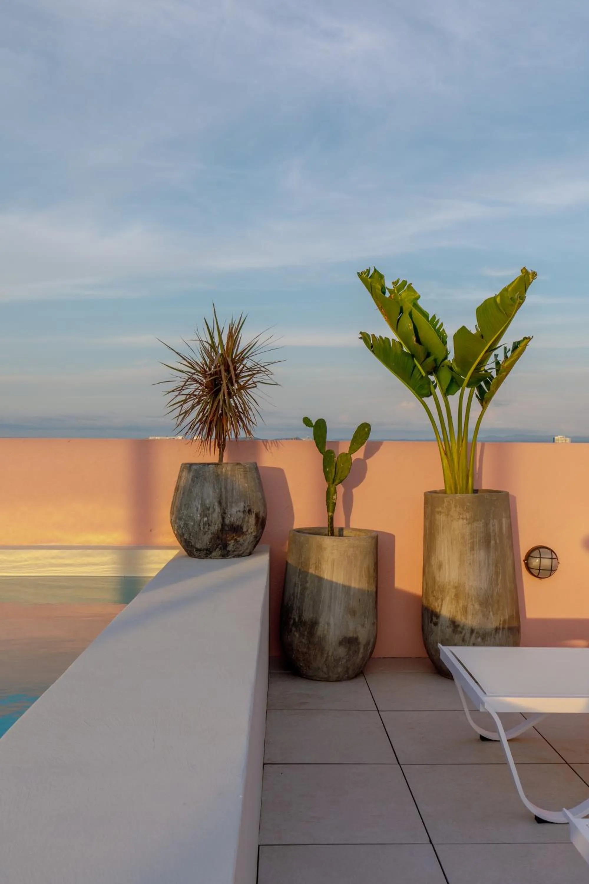 Pool view in Bondo Estudio