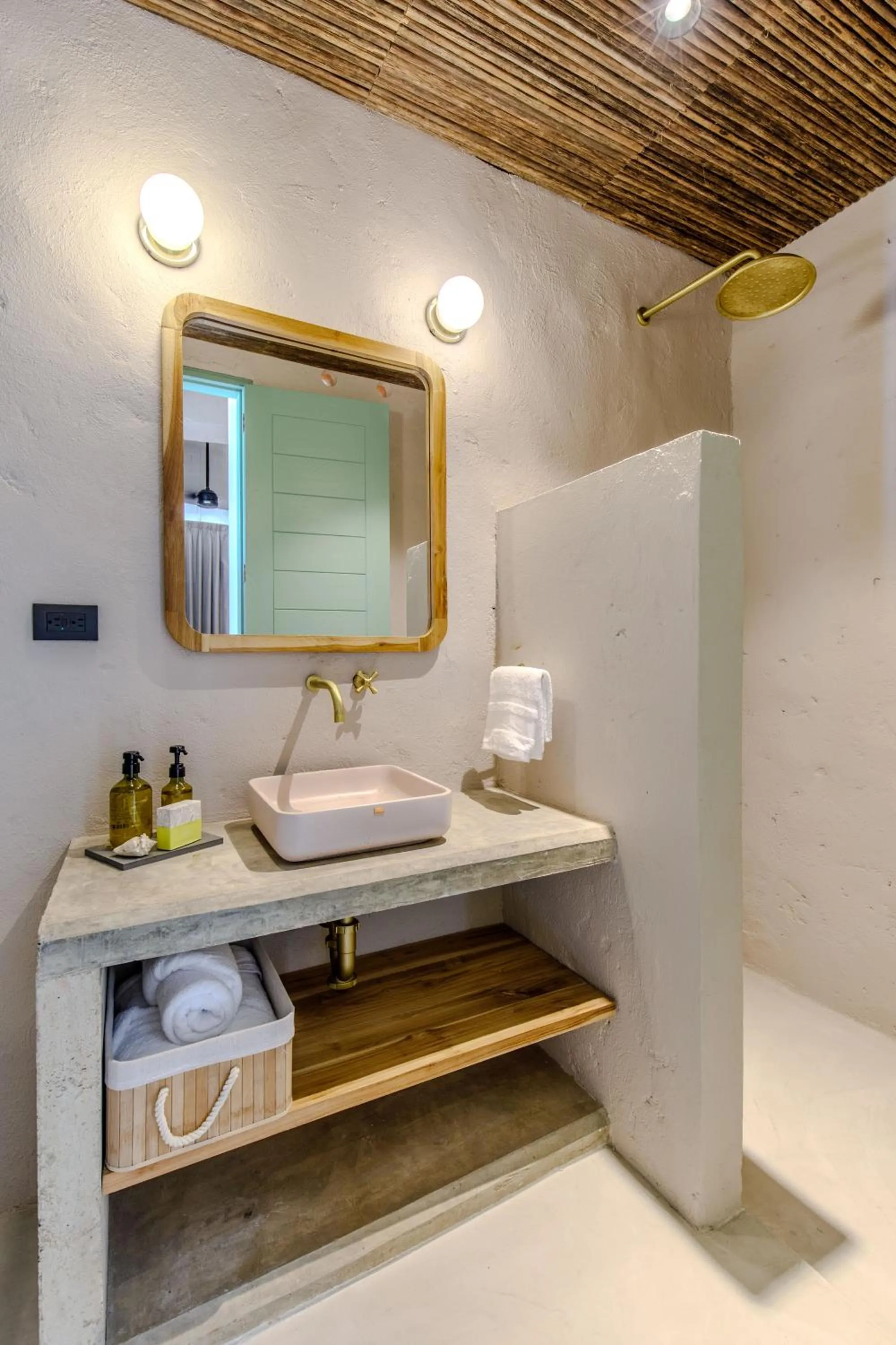 Bathroom in Bondo Estudio