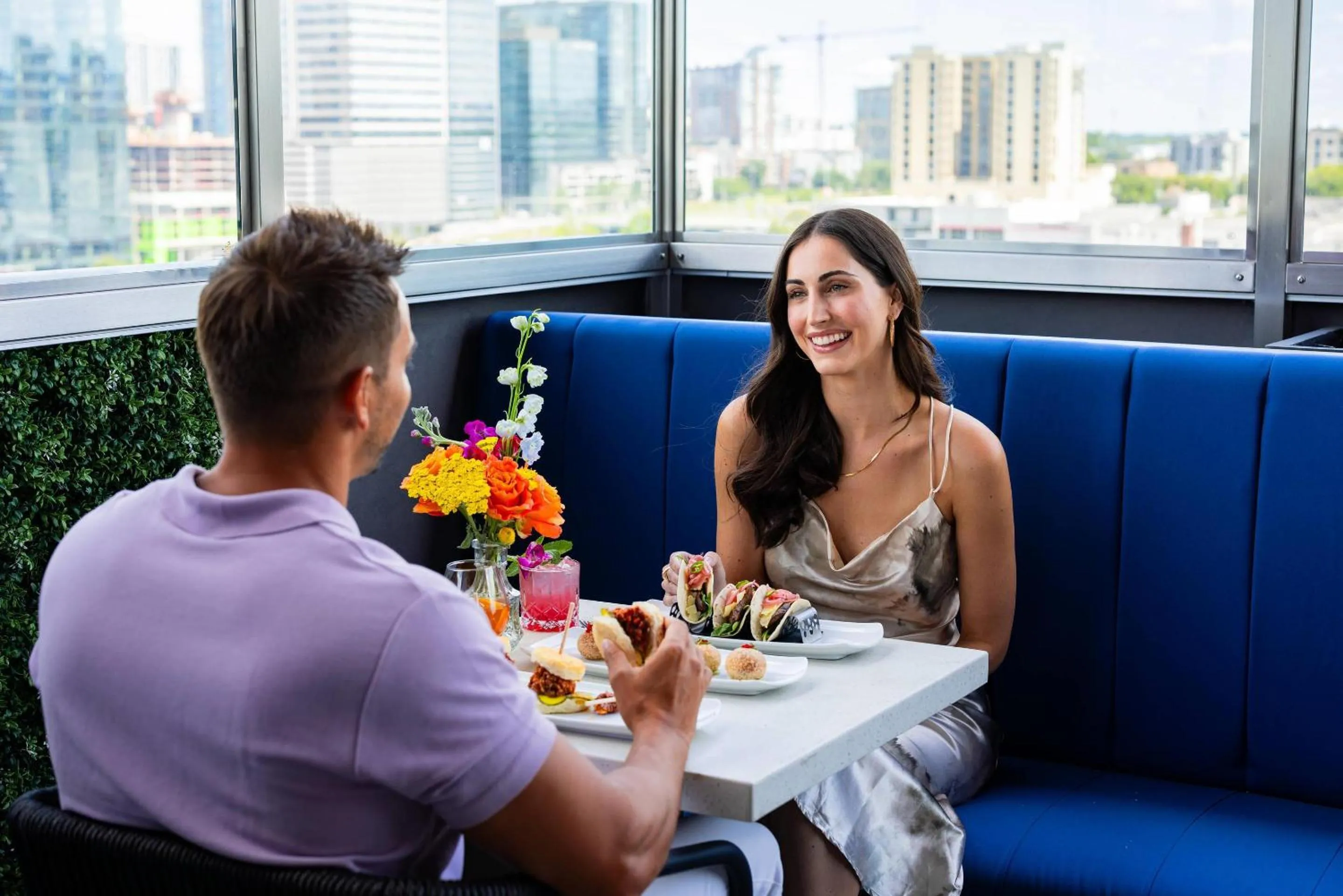 Restaurant/places to eat in Cambria Hotel Nashville Midtown