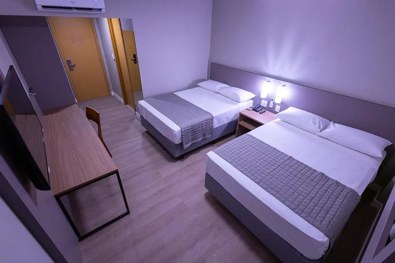 Standard Double Room with Two Double Beds - single occupancy in Hotel Caiuá Blumenau Standard Double Room with Two Double Beds - single occupancy in Hotel Caiuá Blumenau