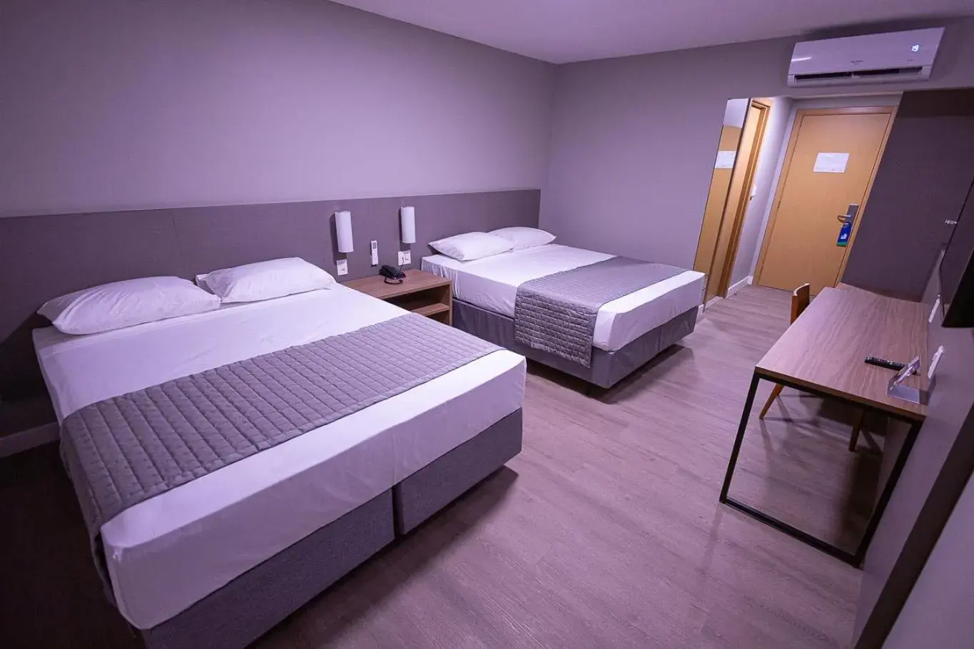 Superior Double Room with Two Double Beds - single occupancy in Hotel Caiuá Blumenau Superior Double Room with Two Double Beds - single occupancy in Hotel Caiuá Blumenau