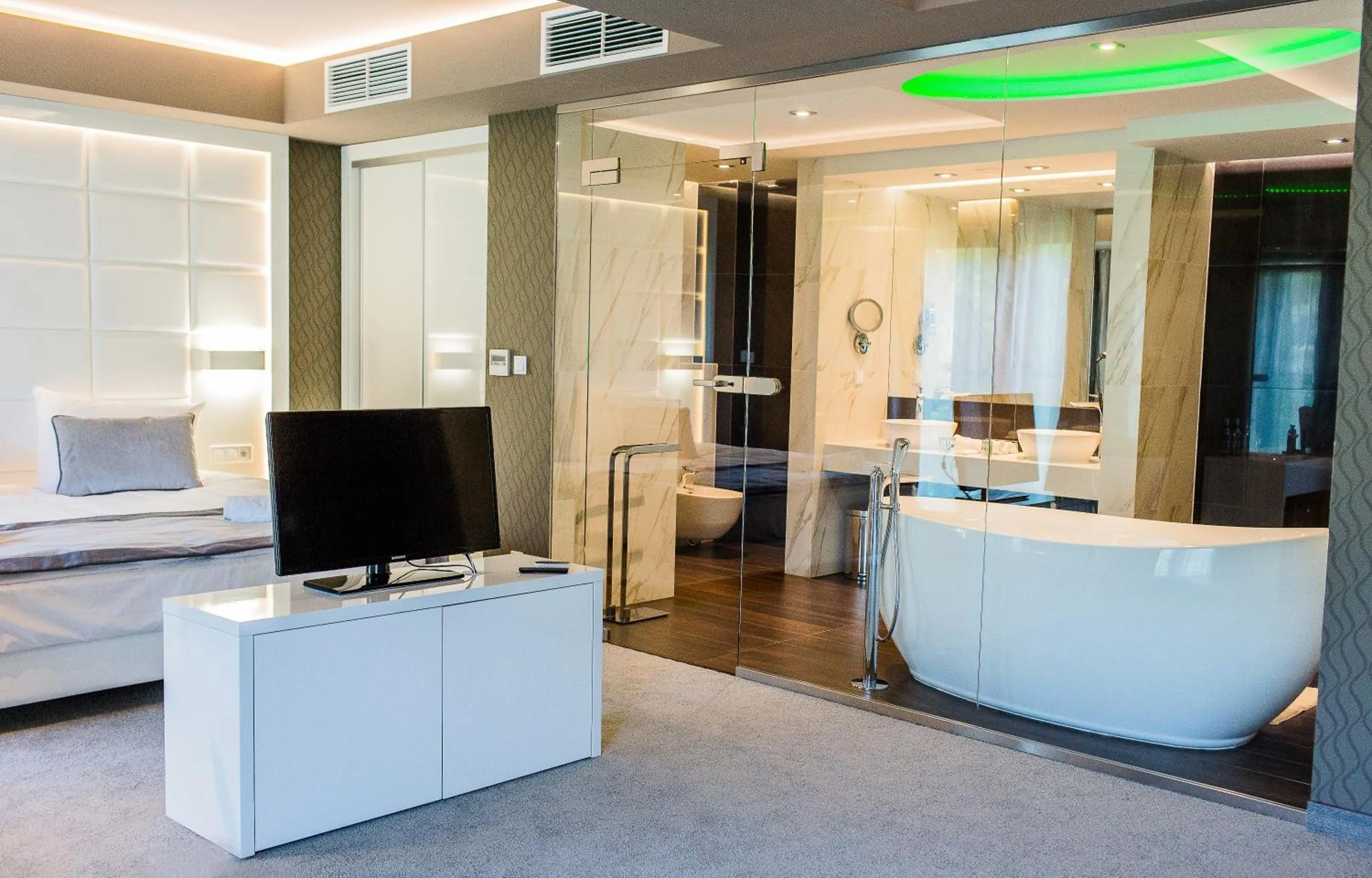 TV and multimedia in Hotel Astone Conference & Spa