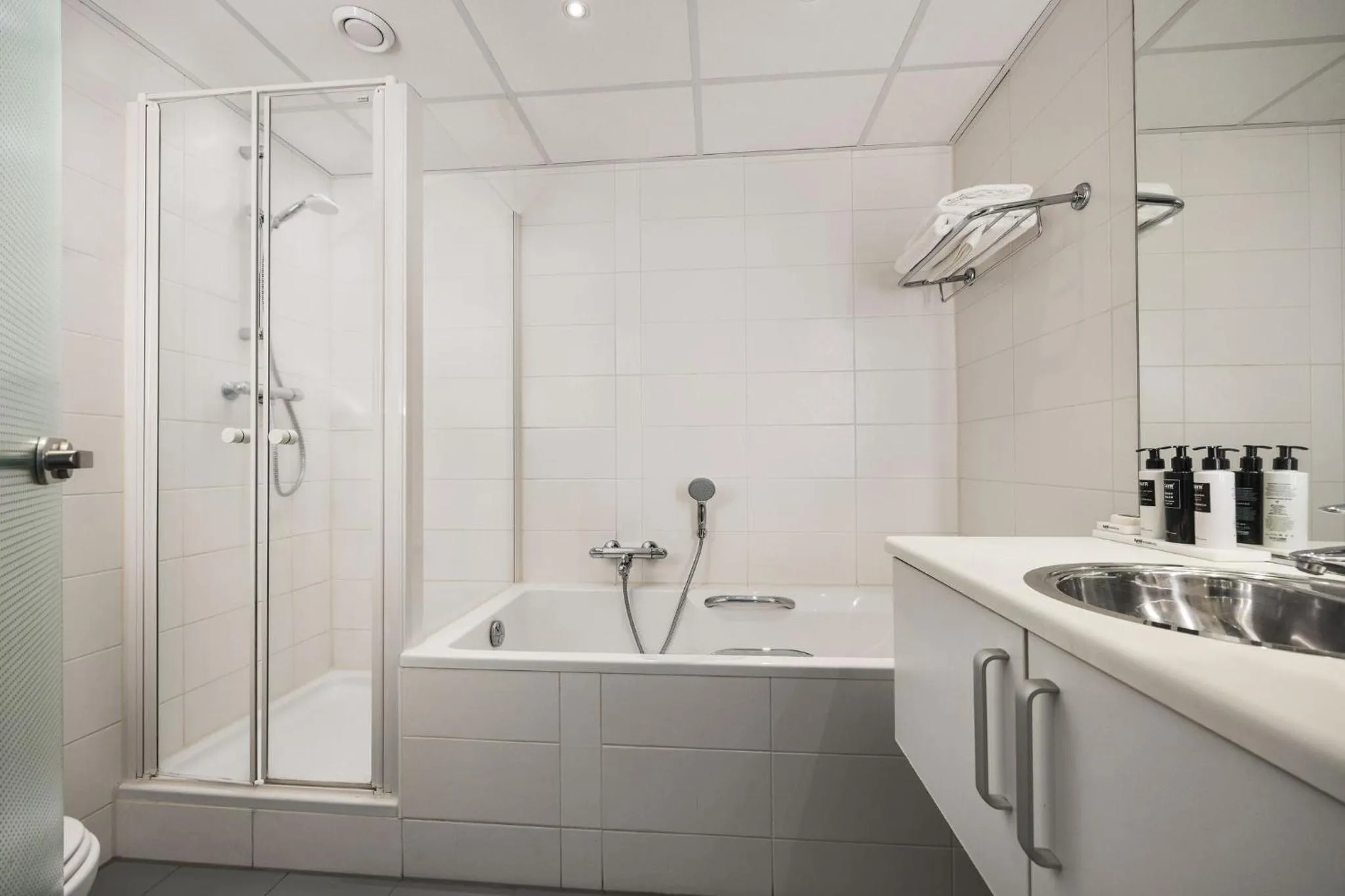 Bathroom in WestCord Hotel de Wadden