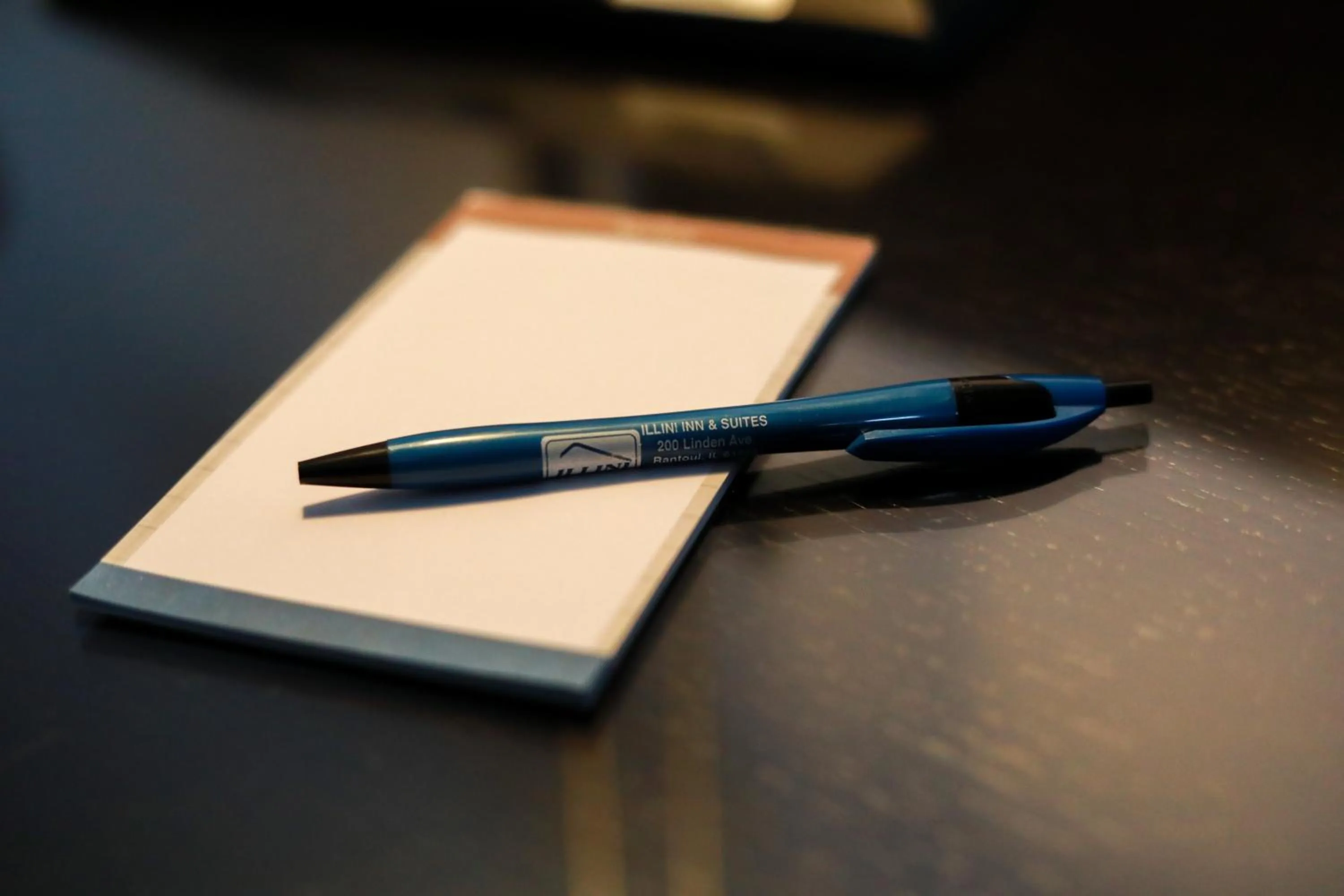 room service in Illini Inn & Suites