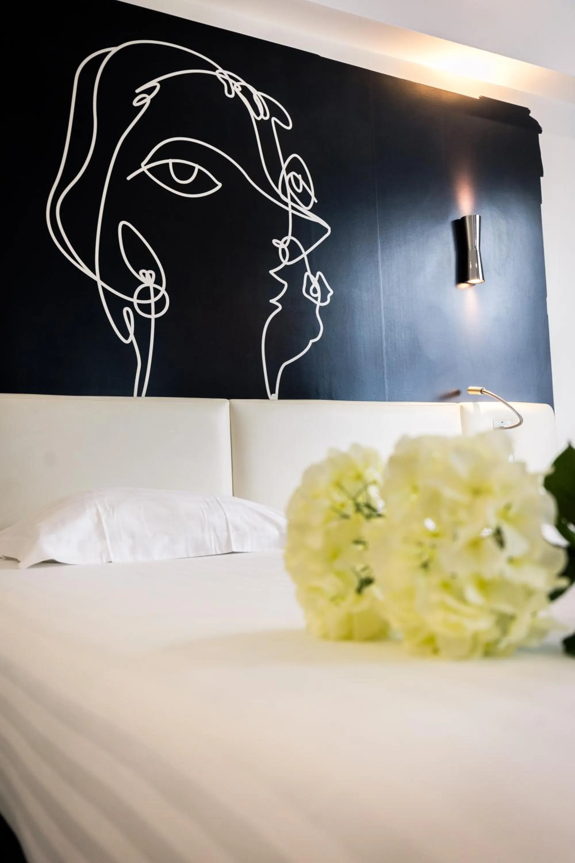 Bed in Hôtel Montparnasse Saint Germain