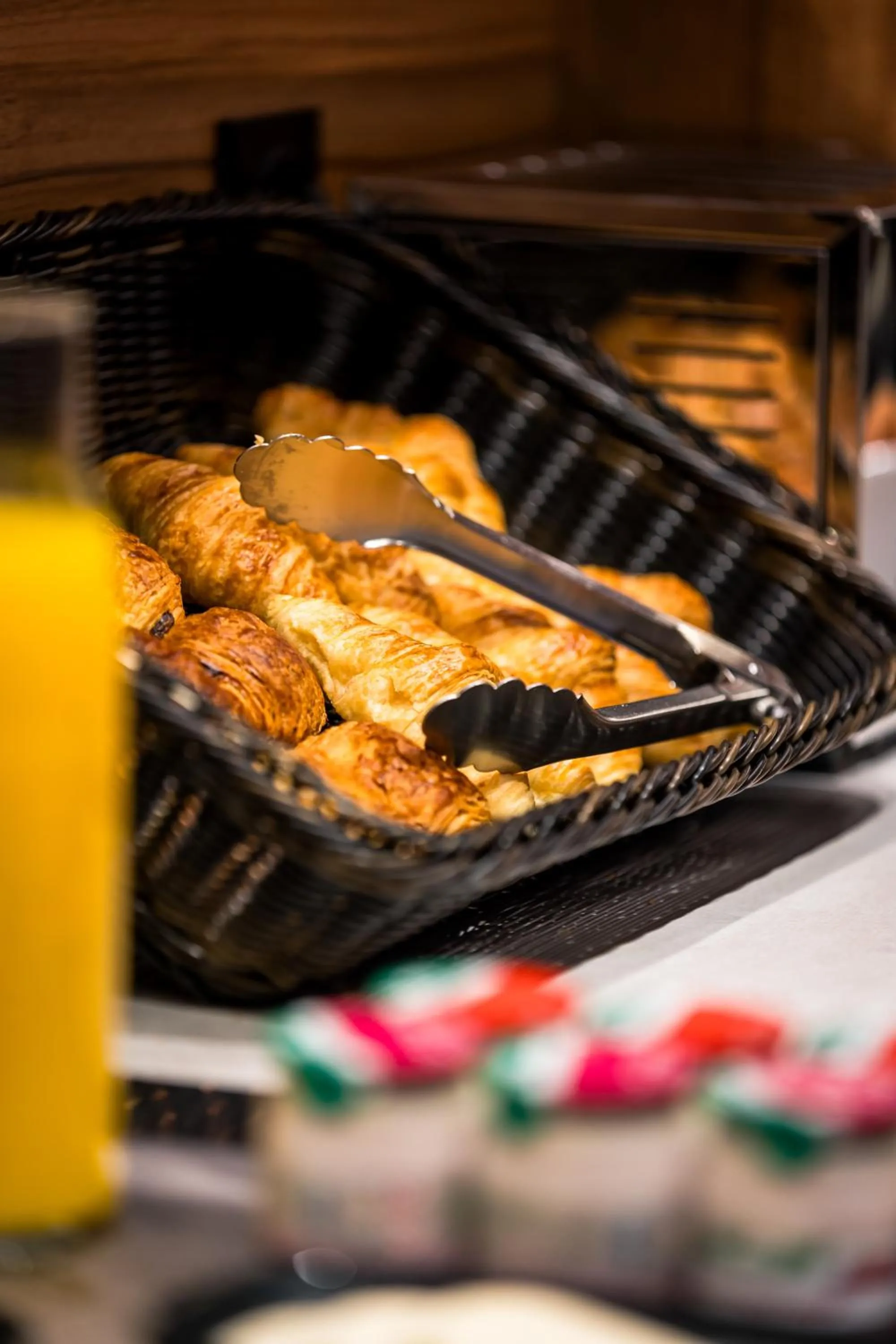 Breakfast in Hôtel Montparnasse Saint Germain